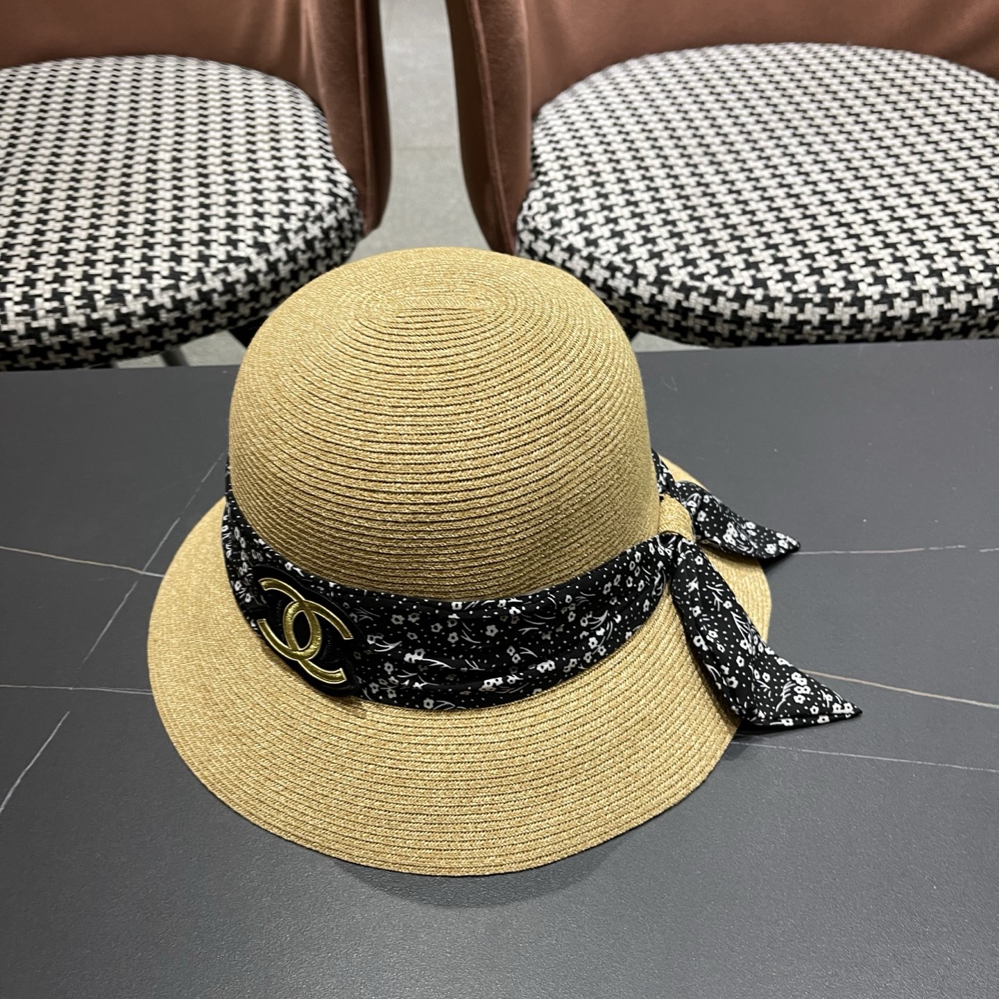 新款Chanel香奈儿草帽，高端定制缎面zhidi蝴蝶结水桶软草帽，日本支持制作，遮阳防晒百搭 简约优雅