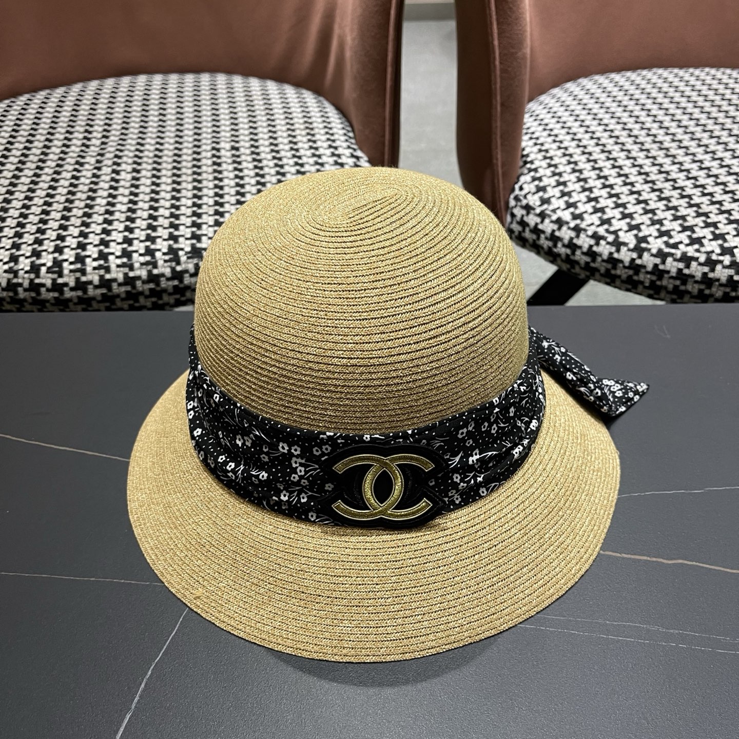 新款Chanel香奈儿草帽，高端定制缎面zhidi蝴蝶结水桶软草帽，日本支持制作，遮阳防晒百搭 简约优雅