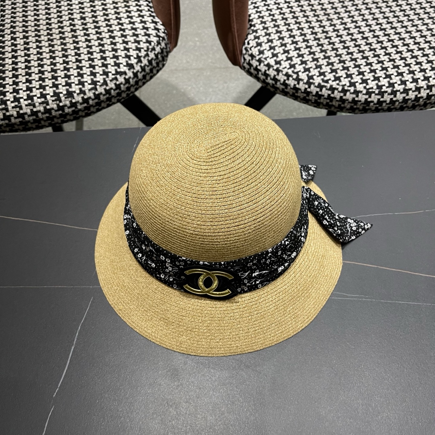 新款Chanel香奈儿草帽，高端定制缎面zhidi蝴蝶结水桶软草帽，日本支持制作，遮阳防晒百搭 简约优雅