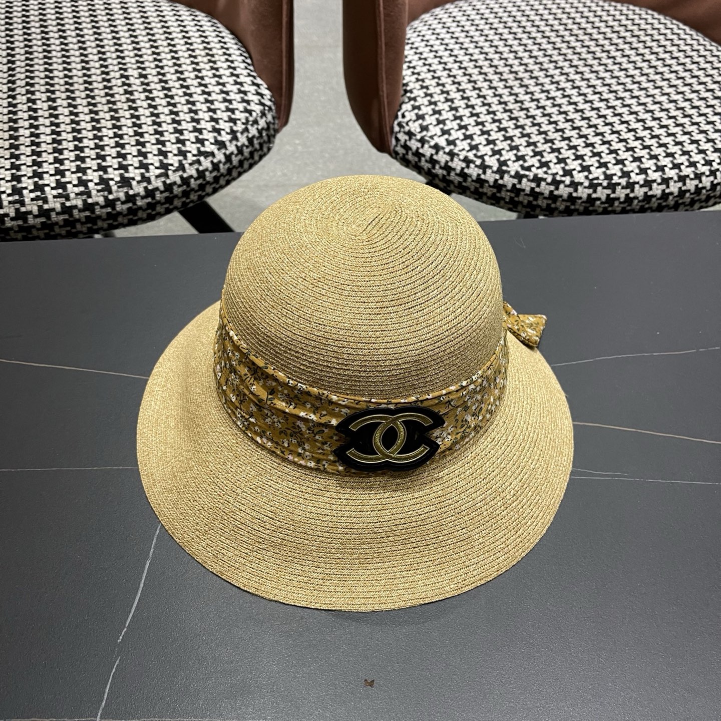新款Chanel香奈儿草帽，高端定制缎面zhidi蝴蝶结水桶软草帽，日本支持制作，遮阳防晒百搭 简约优雅