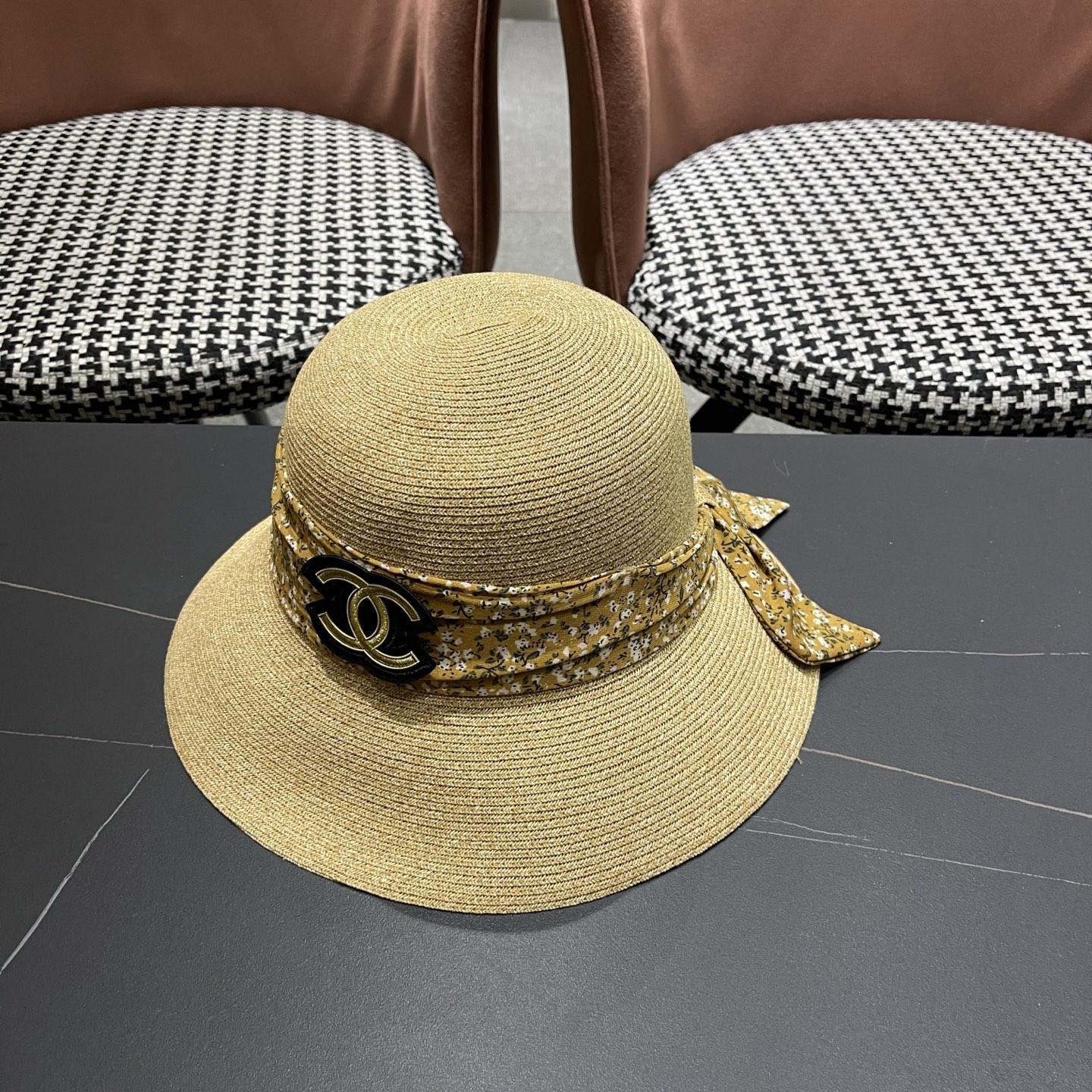 新款Chanel香奈儿草帽，高端定制缎面zhidi蝴蝶结水桶软草帽，日本支持制作，遮阳防晒百搭 简约优雅