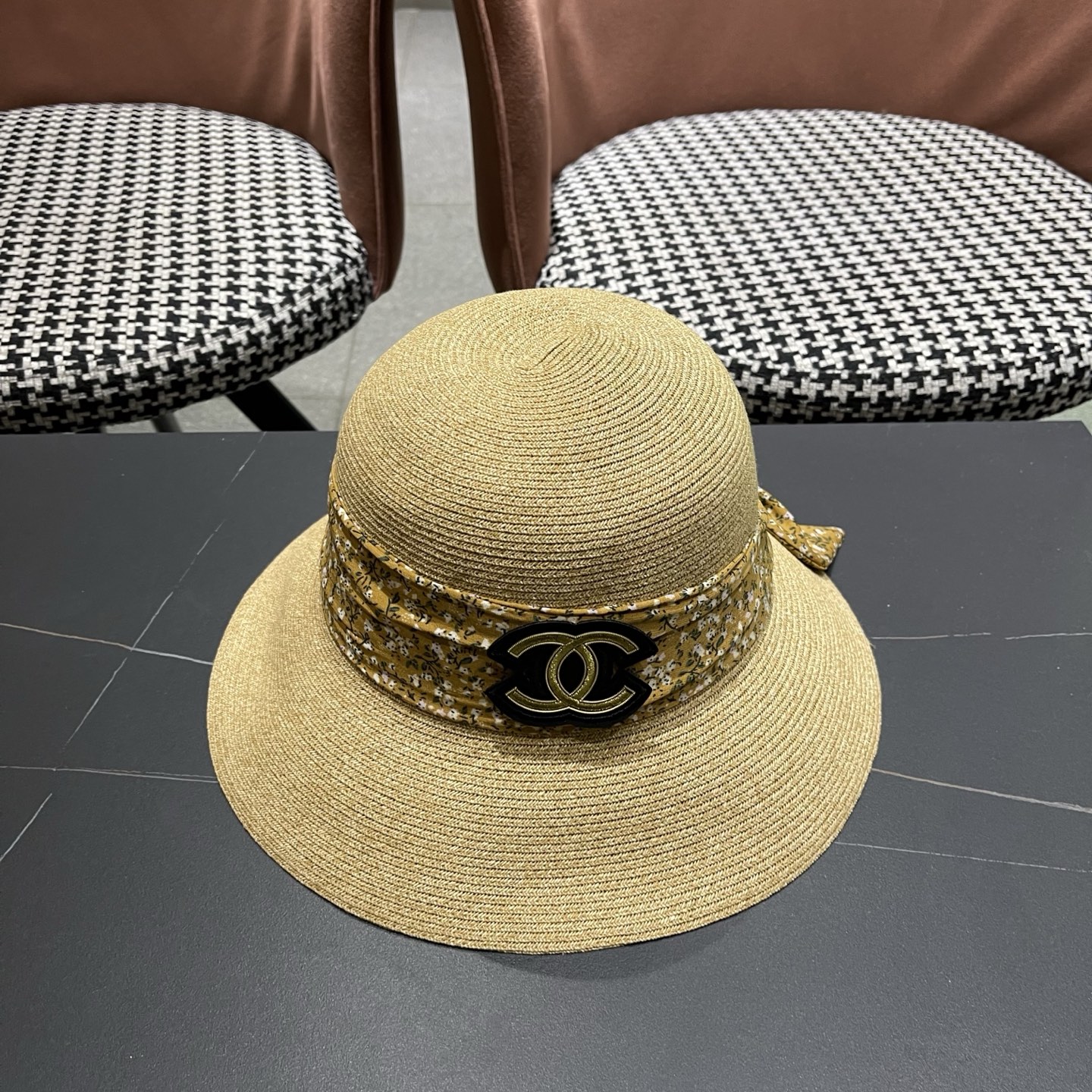 新款Chanel香奈儿草帽，高端定制缎面zhidi蝴蝶结水桶软草帽，日本支持制作，遮阳防晒百搭 简约优雅