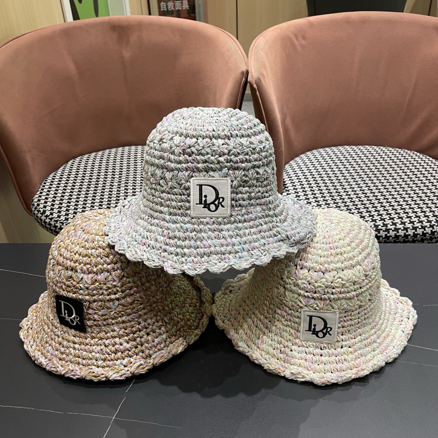 迪奥Dior 新款夏小香风大头围显脸小草帽度假遮阳防晒渔夫帽女