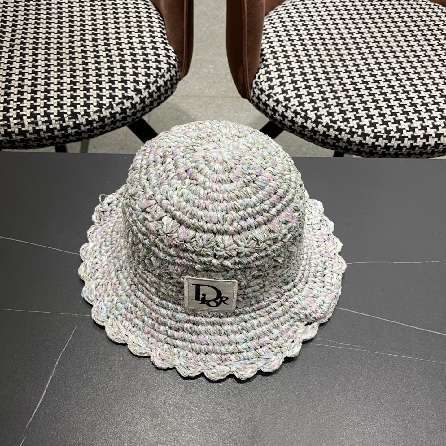 迪奥Dior 新款夏小香风大头围显脸小草帽度假遮阳防晒渔夫帽女