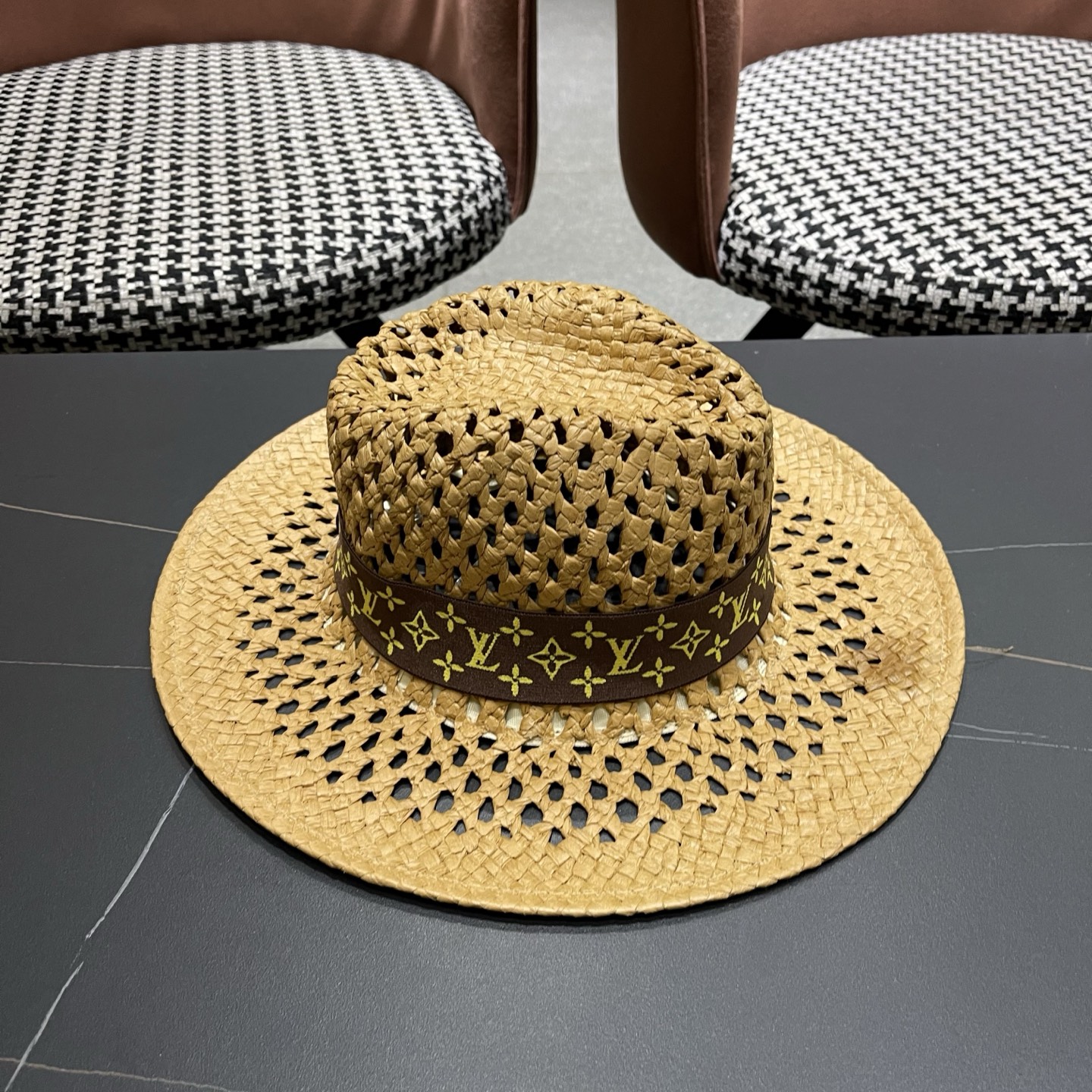 LV路易威登 新款复古巴拿马草帽女夏季镂空编织防晒遮阳帽小头围度假礼帽