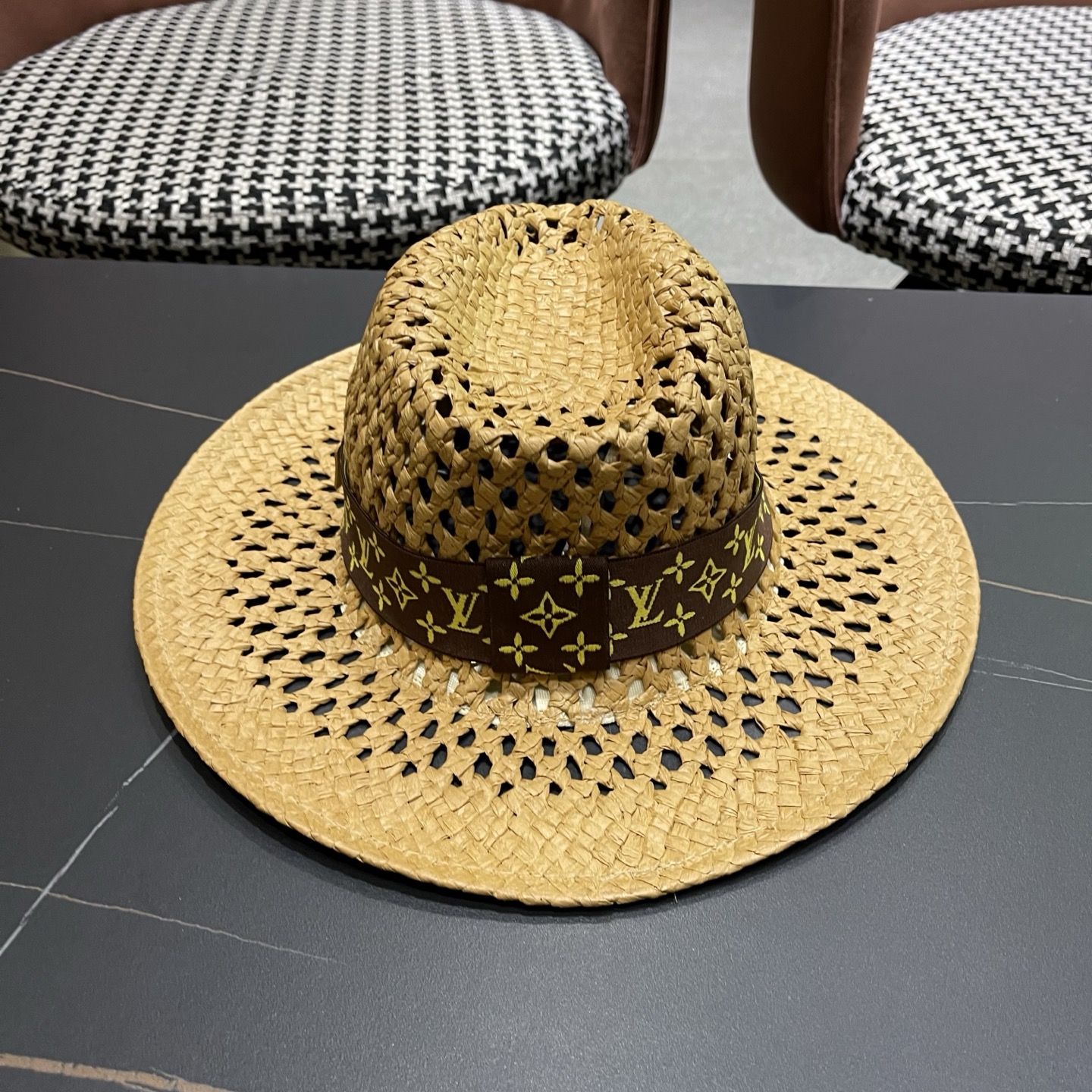 LV路易威登 新款复古巴拿马草帽女夏季镂空编织防晒遮阳帽小头围度假礼帽