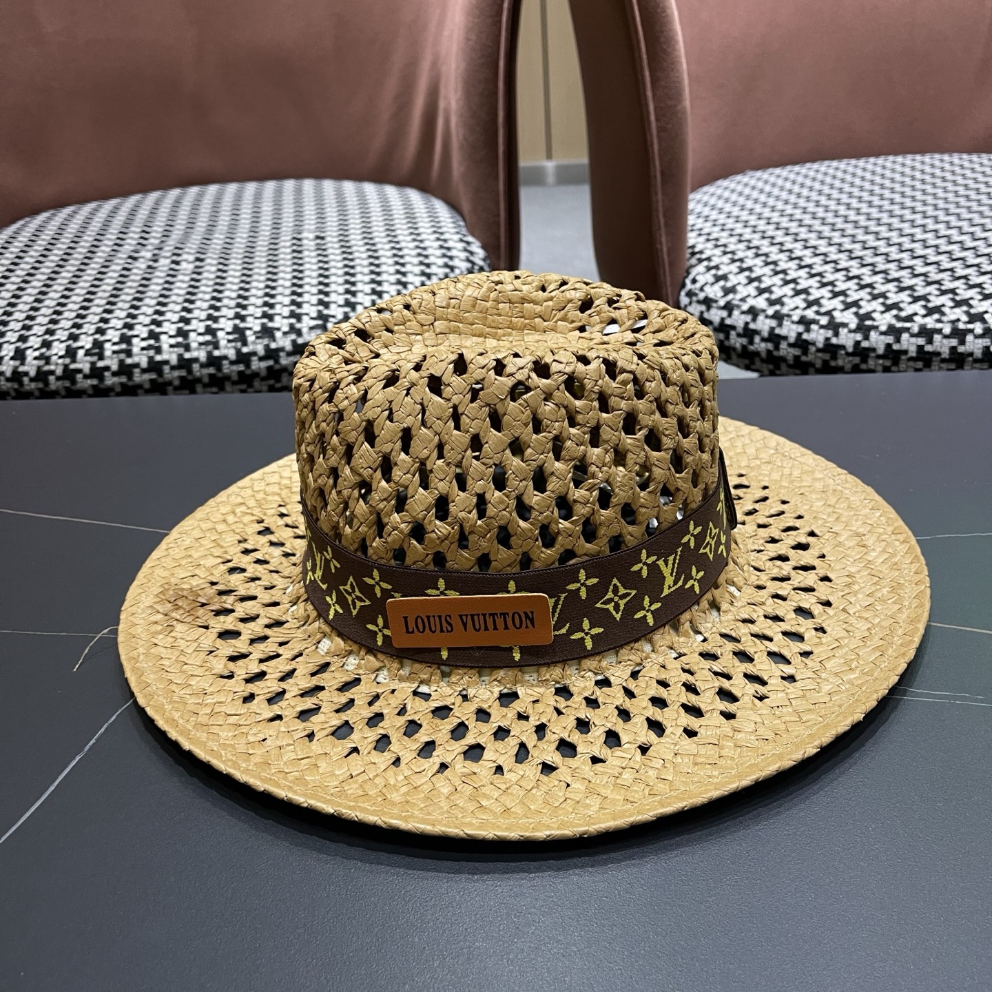 LV路易威登 新款复古巴拿马草帽女夏季镂空编织防晒遮阳帽小头围度假礼帽