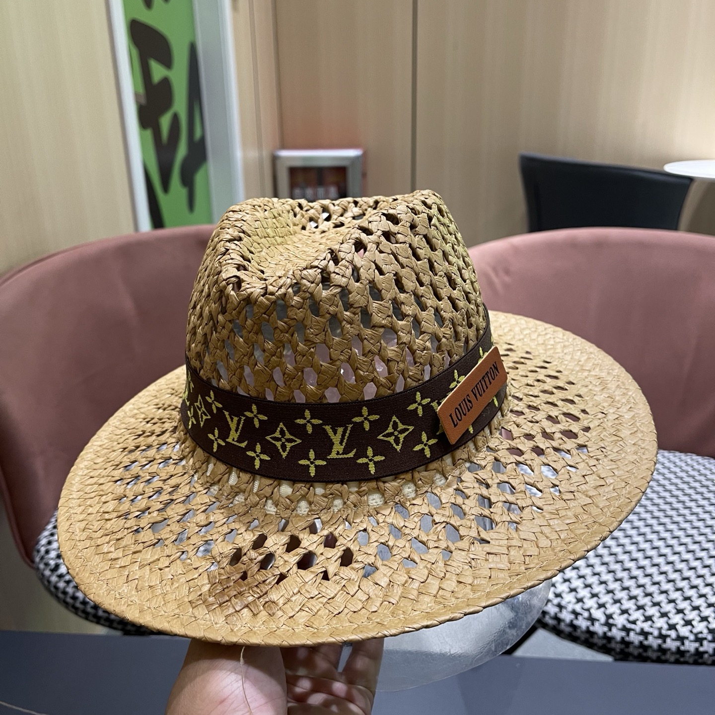 LV路易威登 新款复古巴拿马草帽女夏季镂空编织防晒遮阳帽小头围度假礼帽