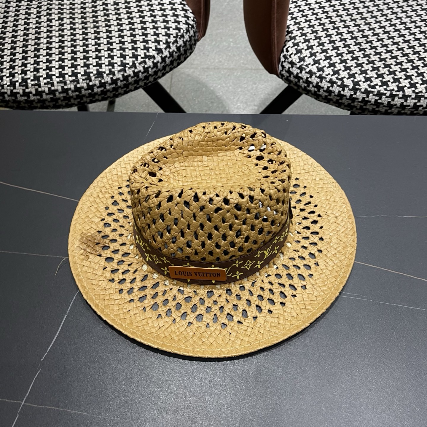 LV路易威登 新款复古巴拿马草帽女夏季镂空编织防晒遮阳帽小头围度假礼帽