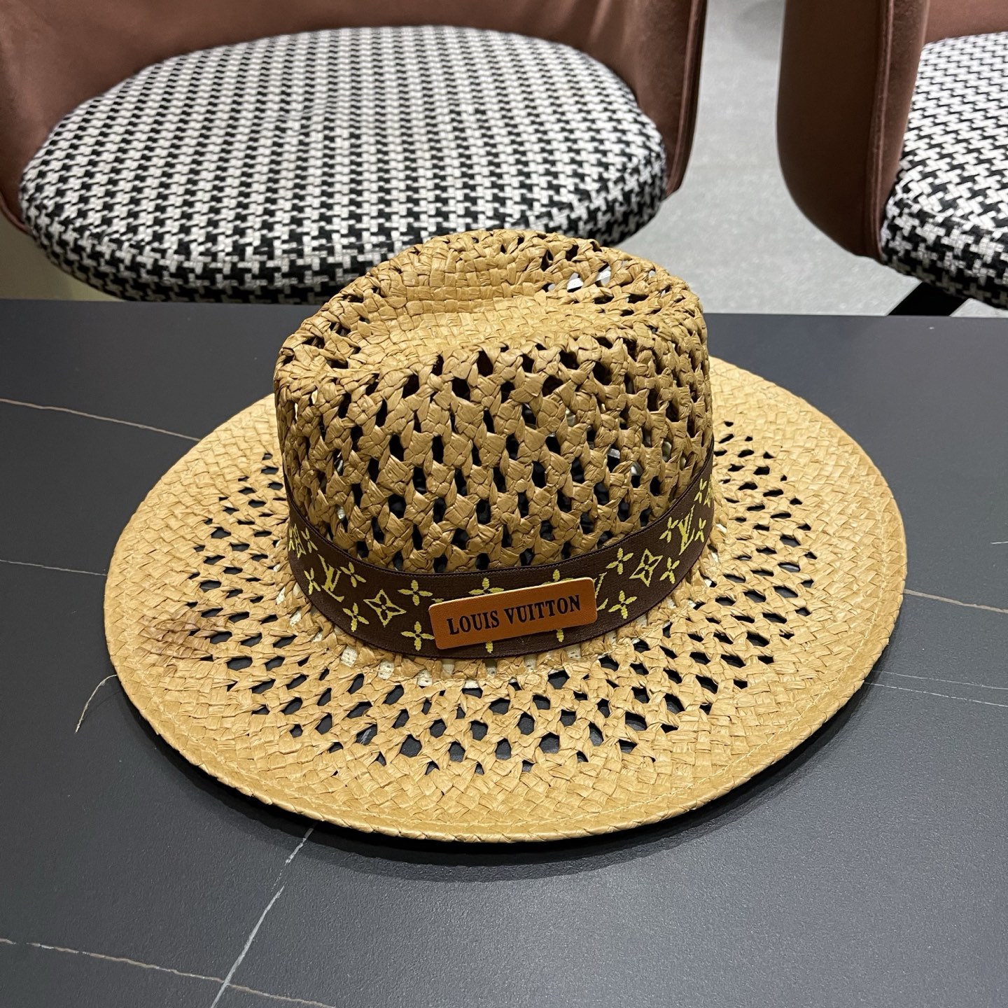 LV路易威登 新款复古巴拿马草帽女夏季镂空编织防晒遮阳帽小头围度假礼帽