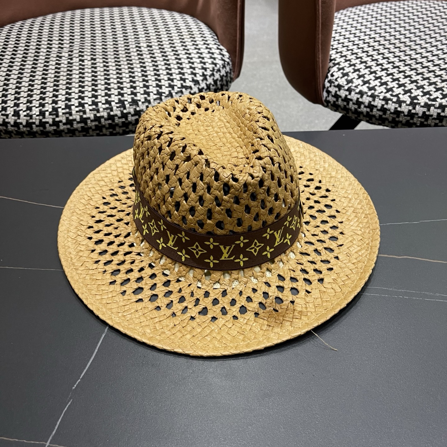 LV路易威登 新款复古巴拿马草帽女夏季镂空编织防晒遮阳帽小头围度假礼帽