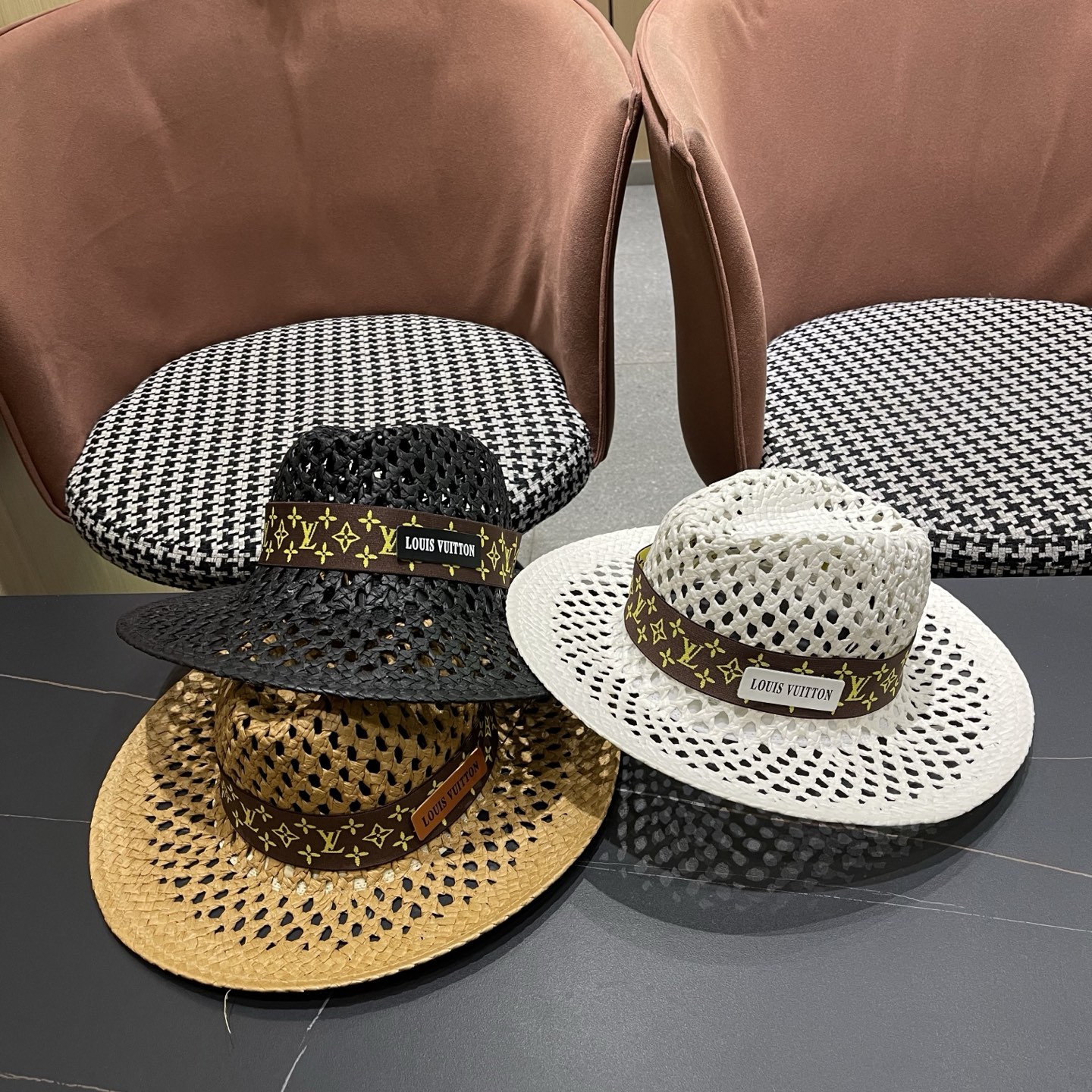 LV路易威登 新款复古巴拿马草帽女夏季镂空编织防晒遮阳帽小头围度假礼帽