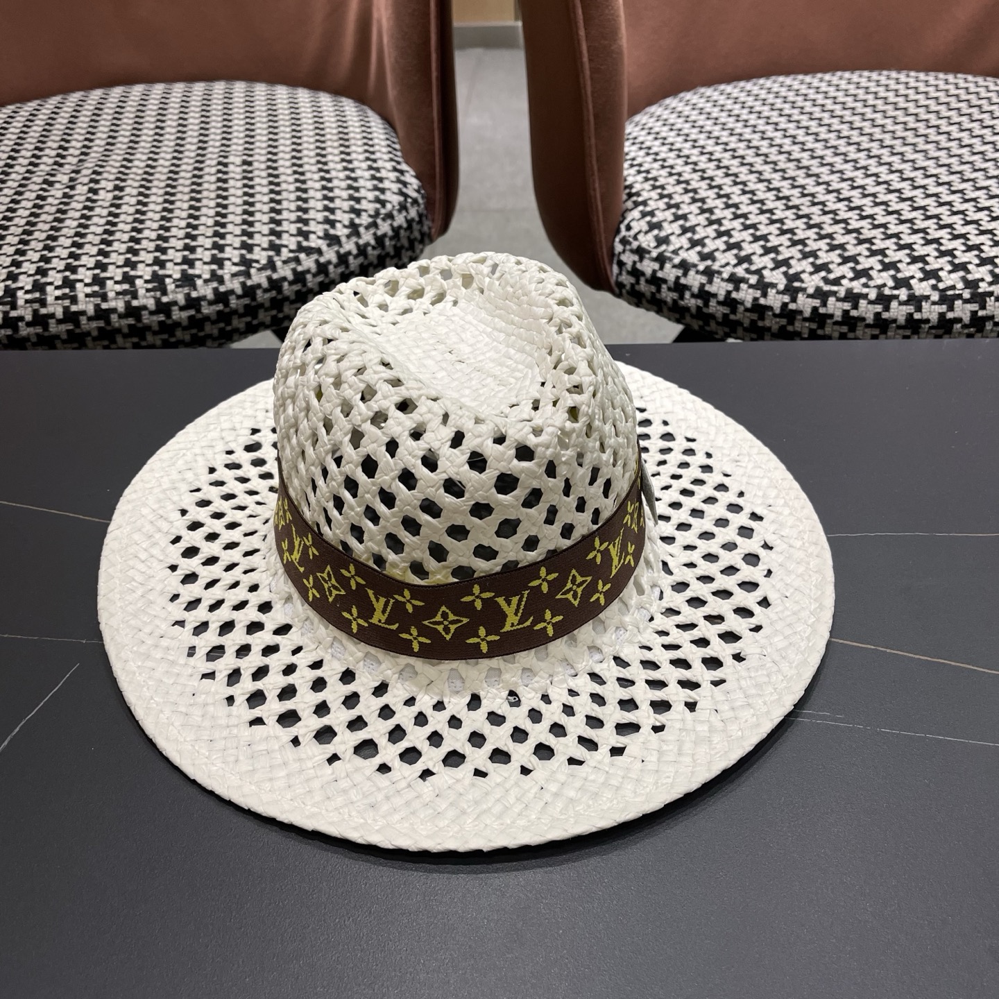 LV路易威登 新款复古巴拿马草帽女夏季镂空编织防晒遮阳帽小头围度假礼帽