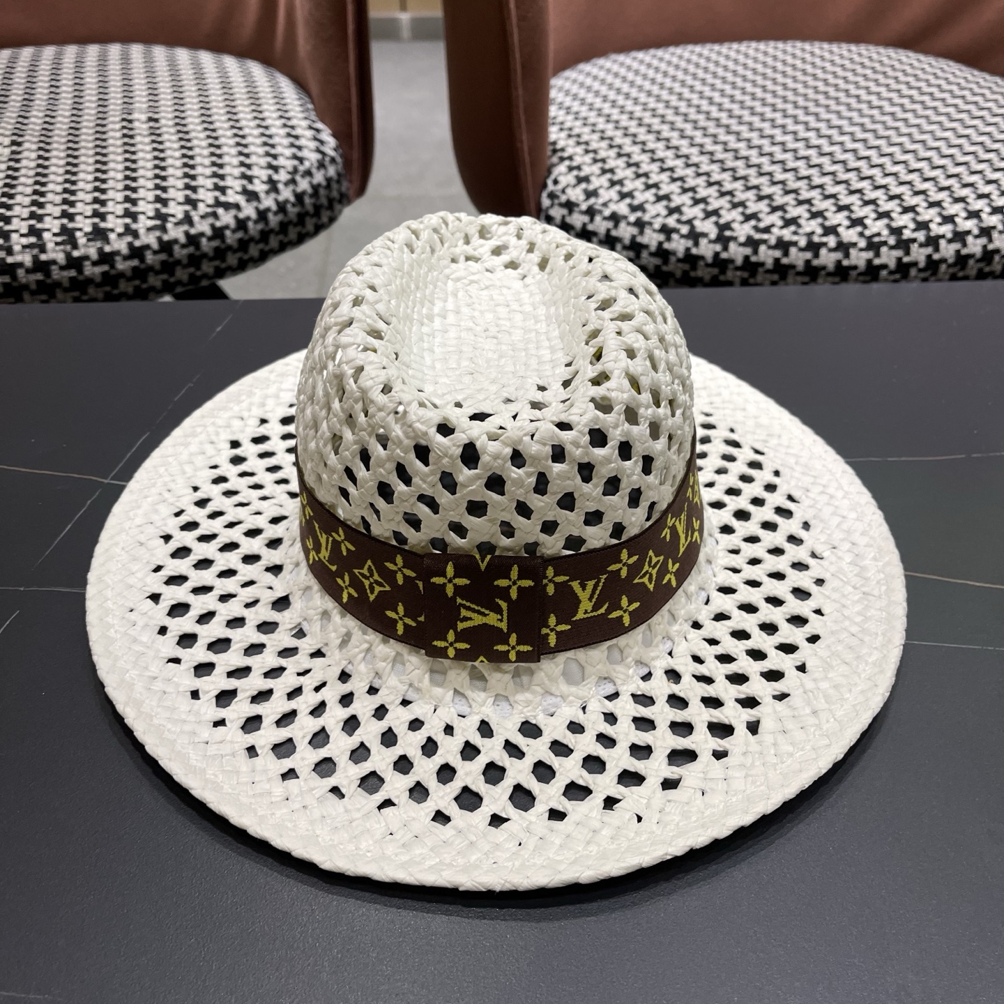 LV路易威登 新款复古巴拿马草帽女夏季镂空编织防晒遮阳帽小头围度假礼帽