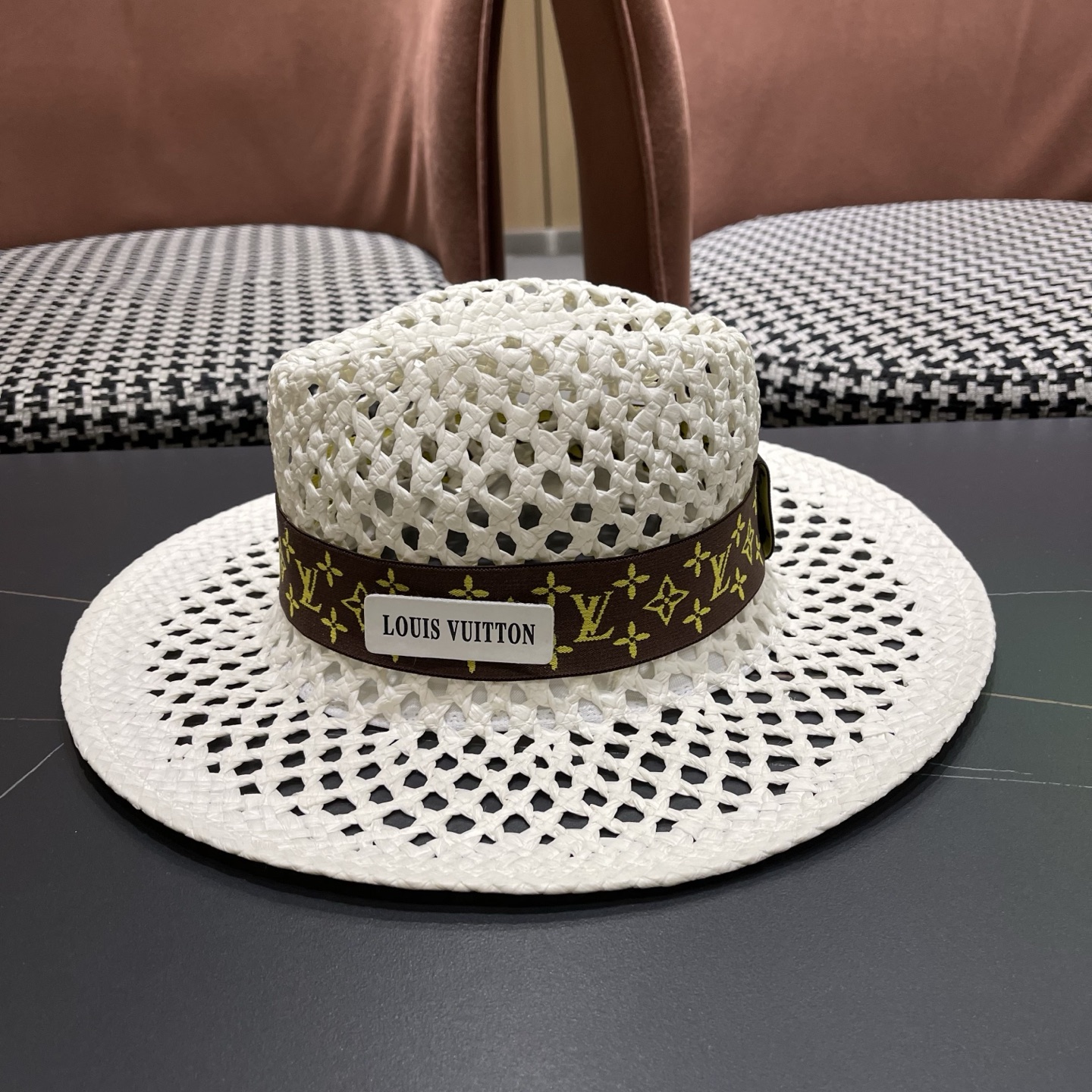 LV路易威登 新款复古巴拿马草帽女夏季镂空编织防晒遮阳帽小头围度假礼帽