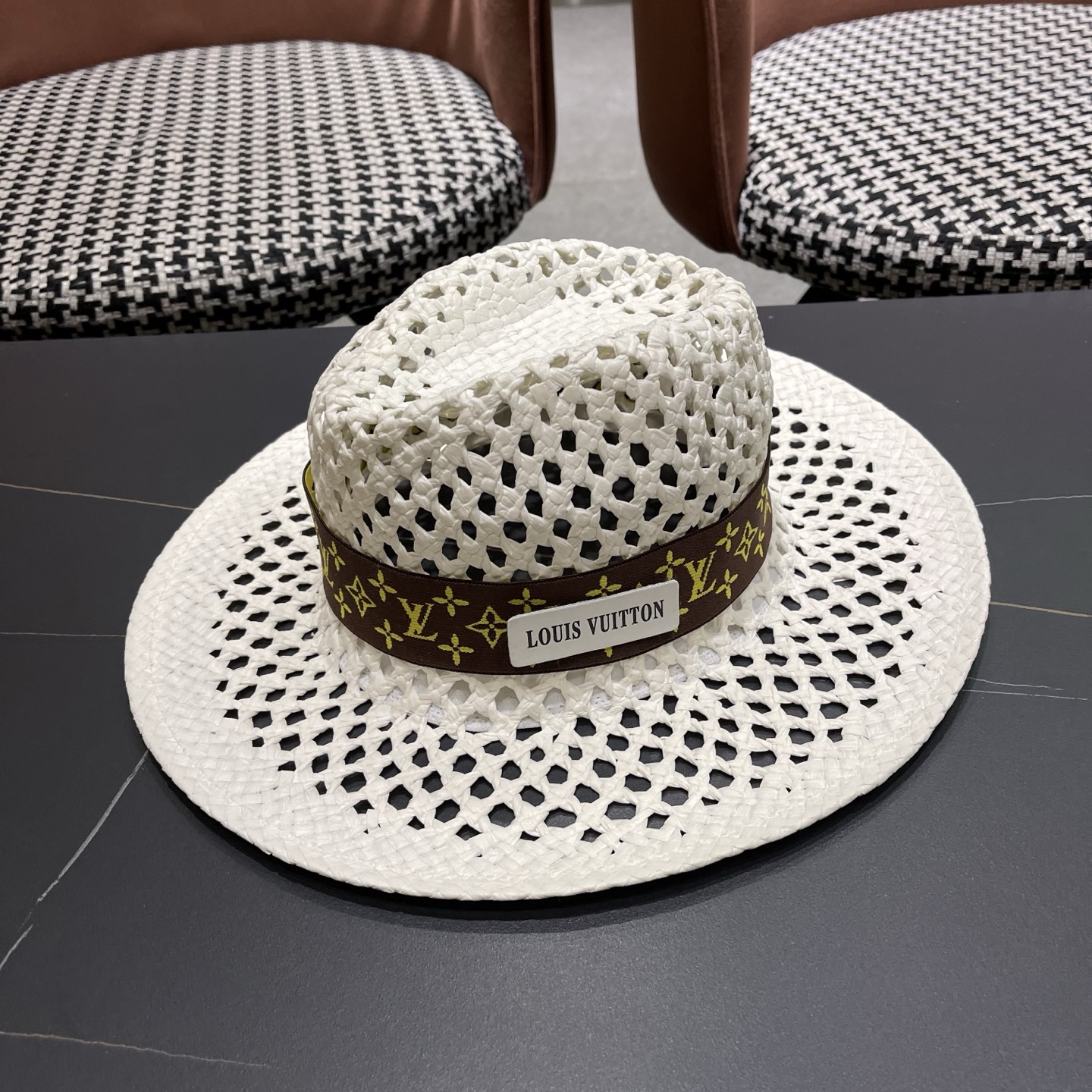 LV路易威登 新款复古巴拿马草帽女夏季镂空编织防晒遮阳帽小头围度假礼帽