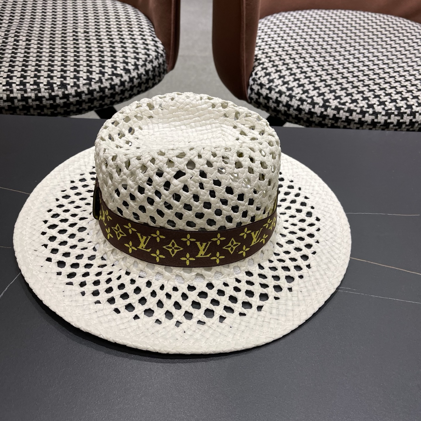 LV路易威登 新款复古巴拿马草帽女夏季镂空编织防晒遮阳帽小头围度假礼帽