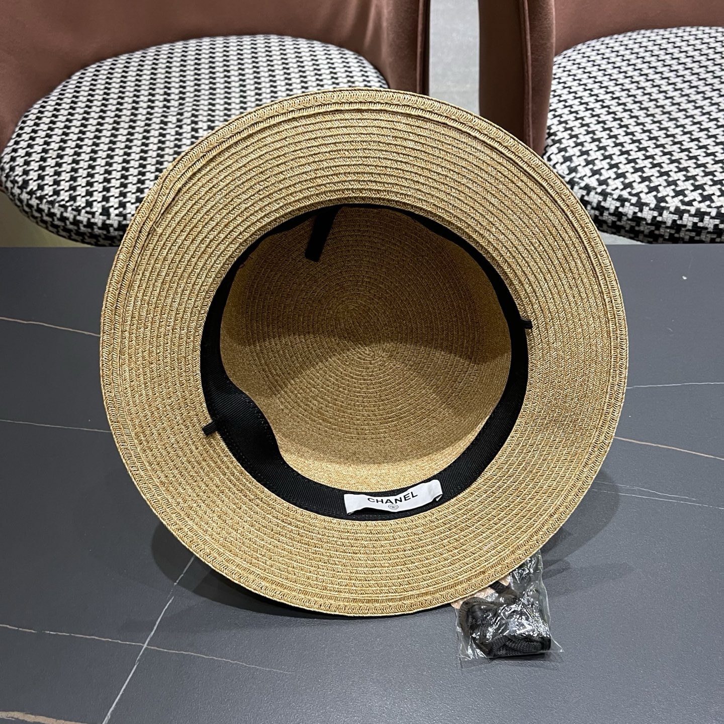 CHANEL香奈儿 法式波点平顶草帽女夏季海边度假出游遮阳防晒帽子大帽檐草编礼帽