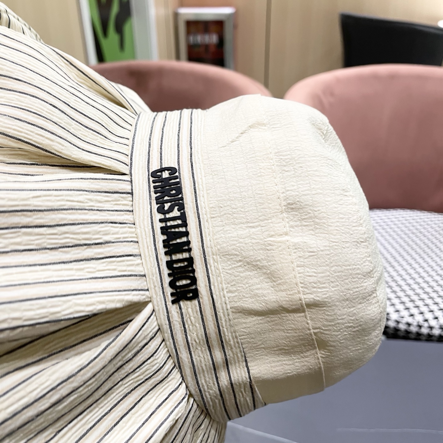 迪奥Dior 渔夫帽女高级感交叉系绳蝴蝶结帽女韩国夏天防紫外线大沿遮阳帽子