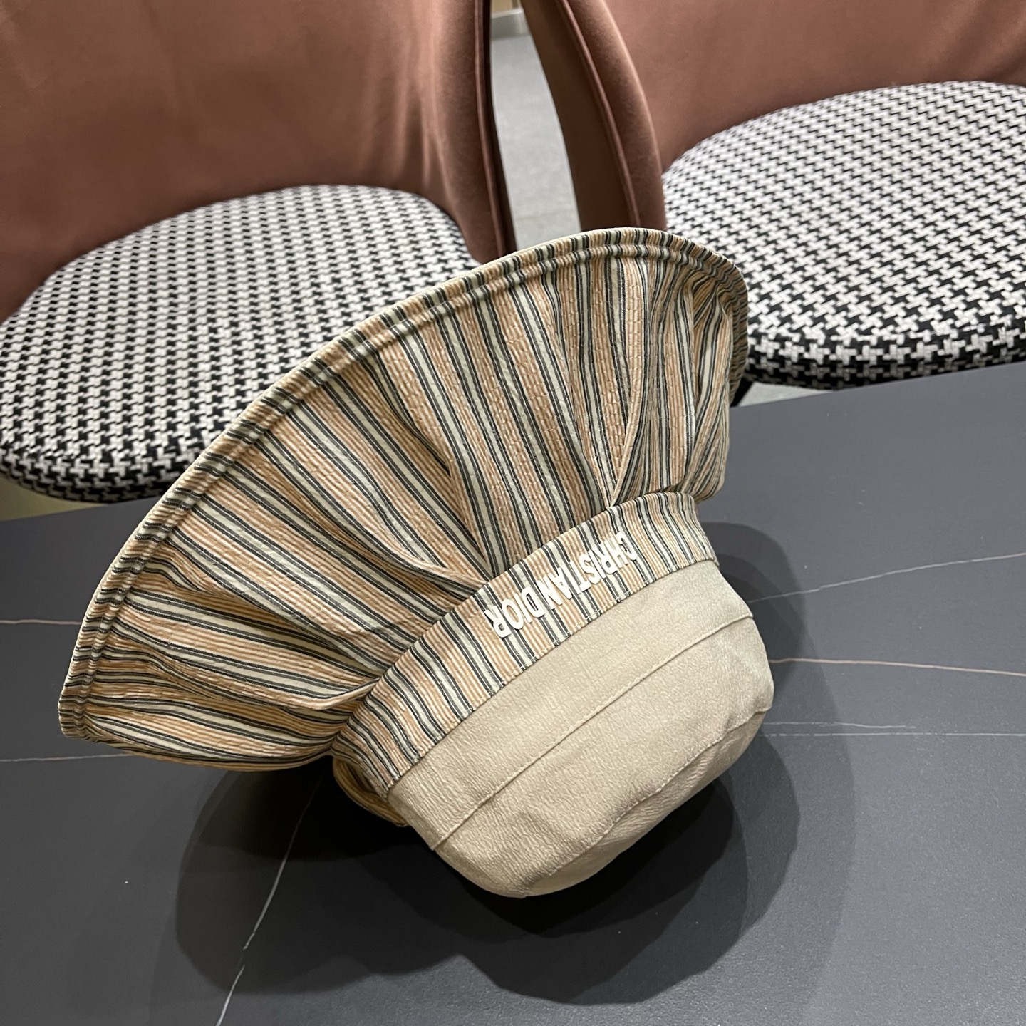 迪奥Dior 渔夫帽女高级感交叉系绳蝴蝶结帽女韩国夏天防紫外线大沿遮阳帽子