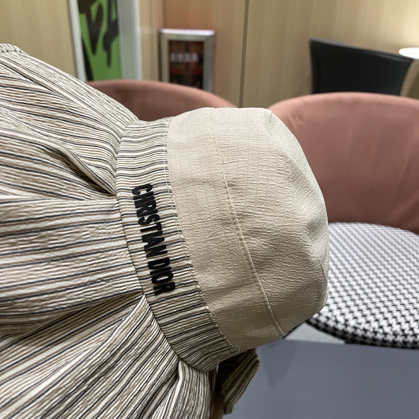 迪奥Dior 渔夫帽女高级感交叉系绳蝴蝶结帽女韩国夏天防紫外线大沿遮阳帽子