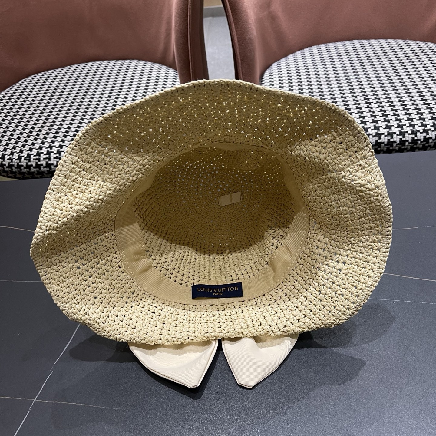 LV路易威登 夏天新款遮阳帽时尚女士防晒草帽遮脸蝴蝶结太阳帽沙滩透气渔夫帽