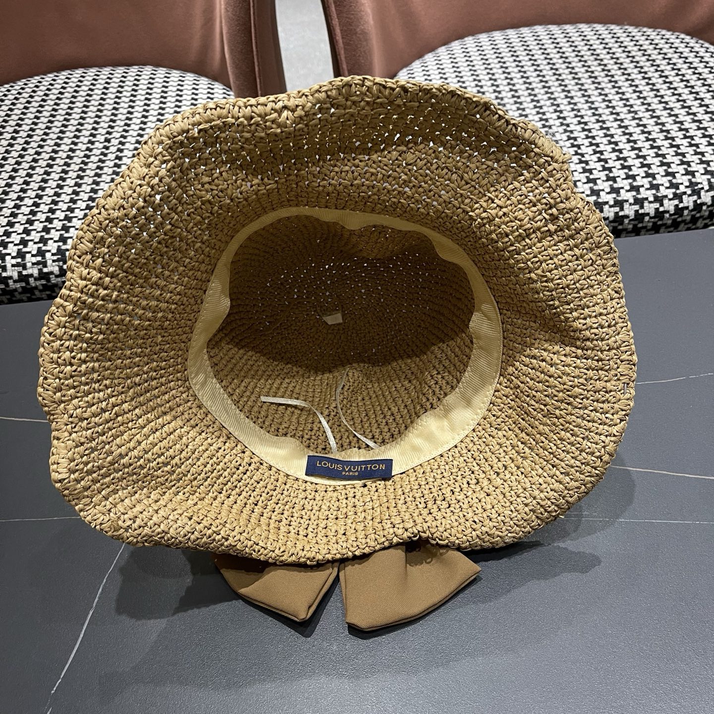 LV路易威登 夏天新款遮阳帽时尚女士防晒草帽遮脸蝴蝶结太阳帽沙滩透气渔夫帽