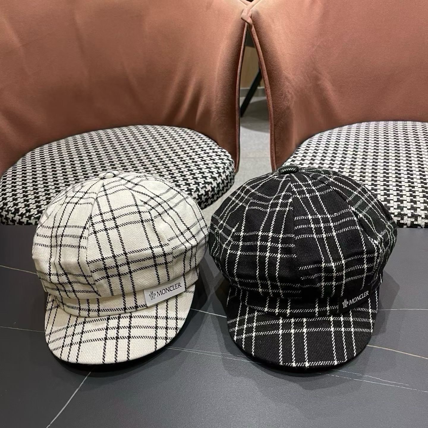 【MONCLER蒙​口】冬季​新​款​高‎品质‎ 火爆‌来‌袭‎ 💖💖鸭​舌八‌角‌帽 时尚​百搭 帽型