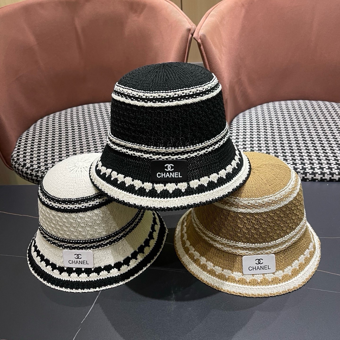 CHANEL香奈儿 夏季大檐防晒帽户外出游度假遮脸太阳帽草编撞色条纹镂空渔夫帽女