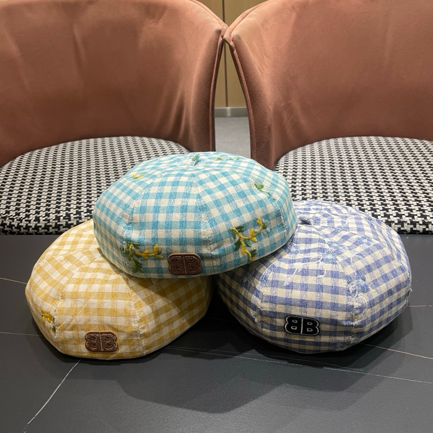 Balenciaga巴黎世家格子刺绣女春夏防晒大帽檐显脸小百搭遮阳贝雷帽