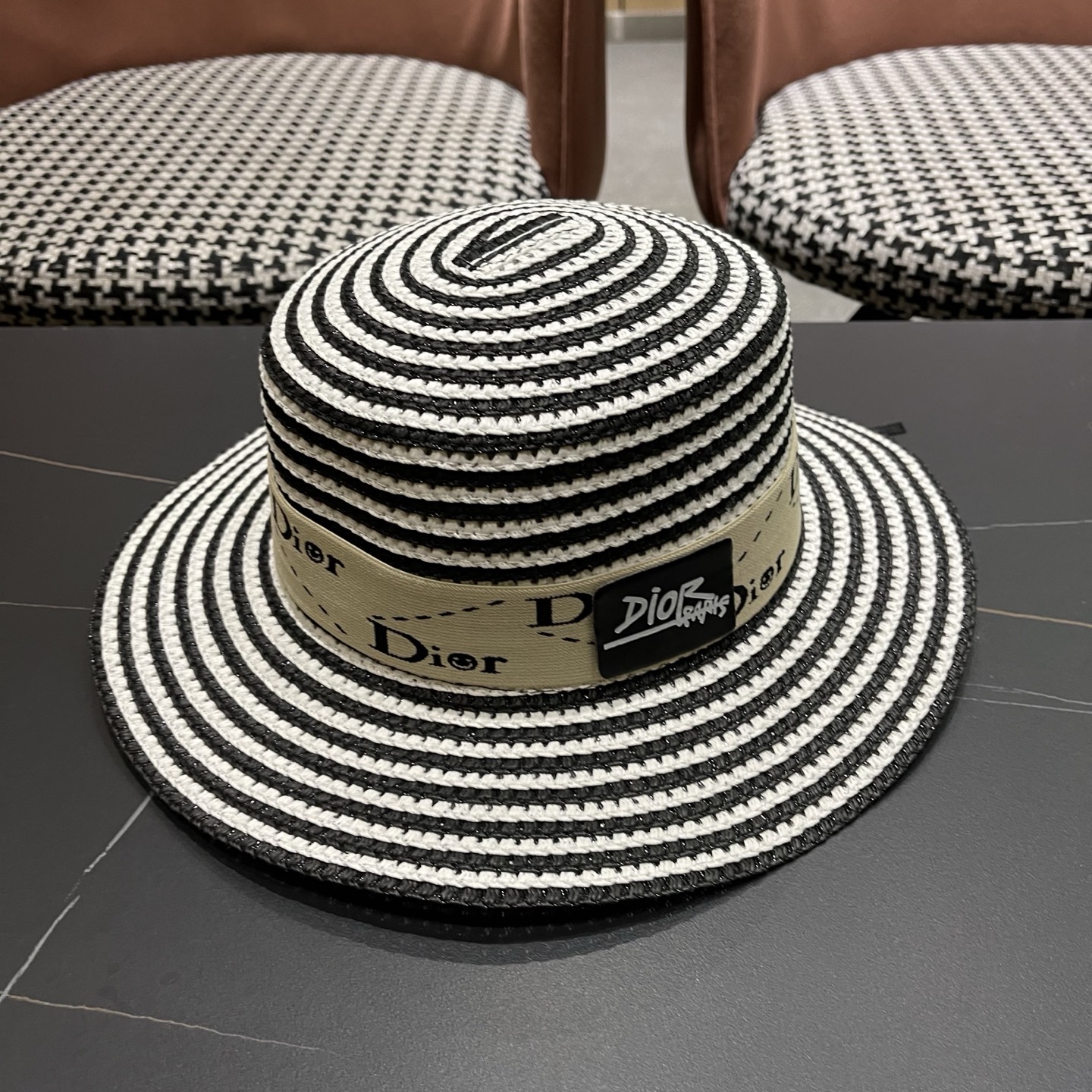 Dior迪奥 新款夏季草编平顶礼帽女款遮阳防晒海边沙滩帽英伦复古时尚