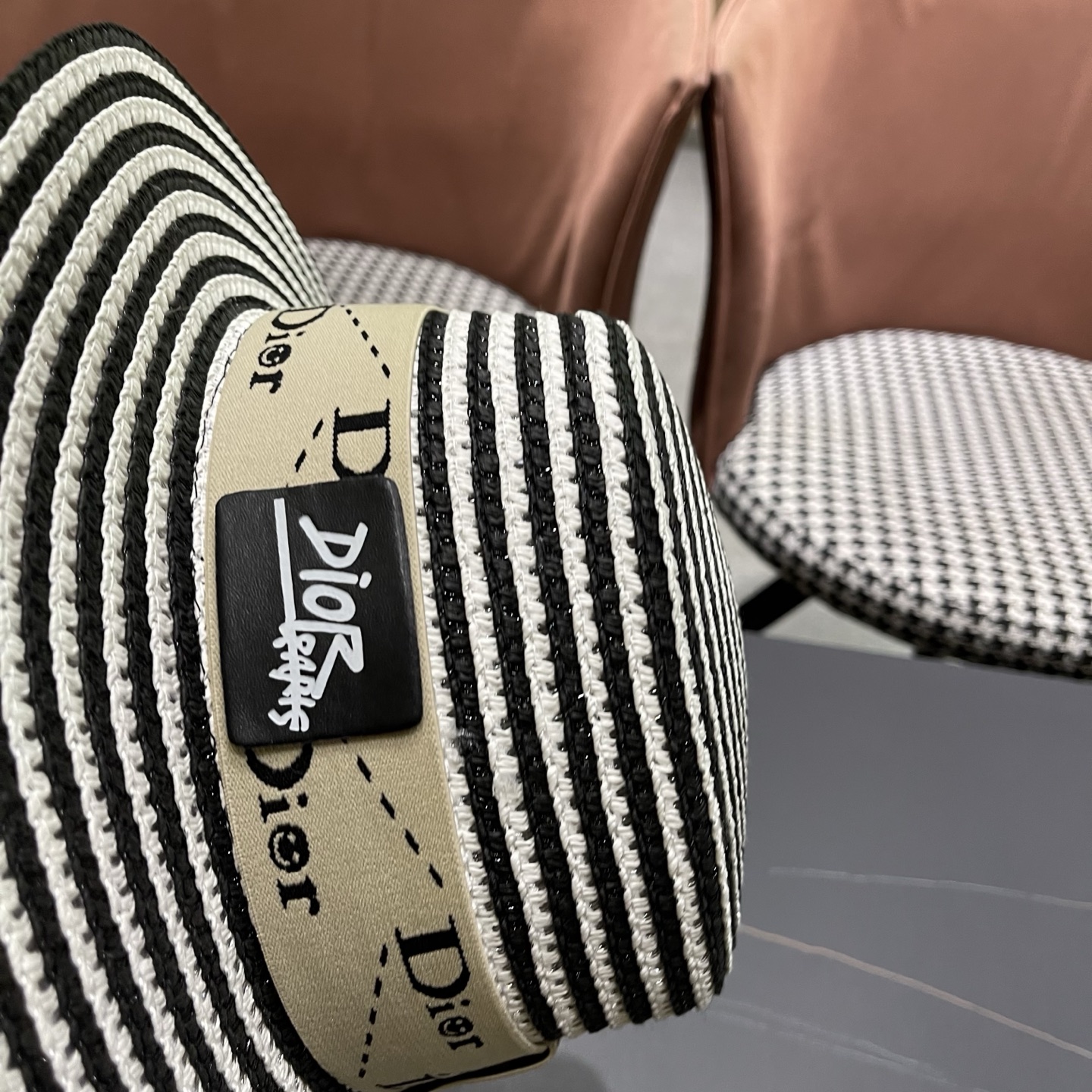 Dior迪奥 新款夏季草编平顶礼帽女款遮阳防晒海边沙滩帽英伦复古时尚