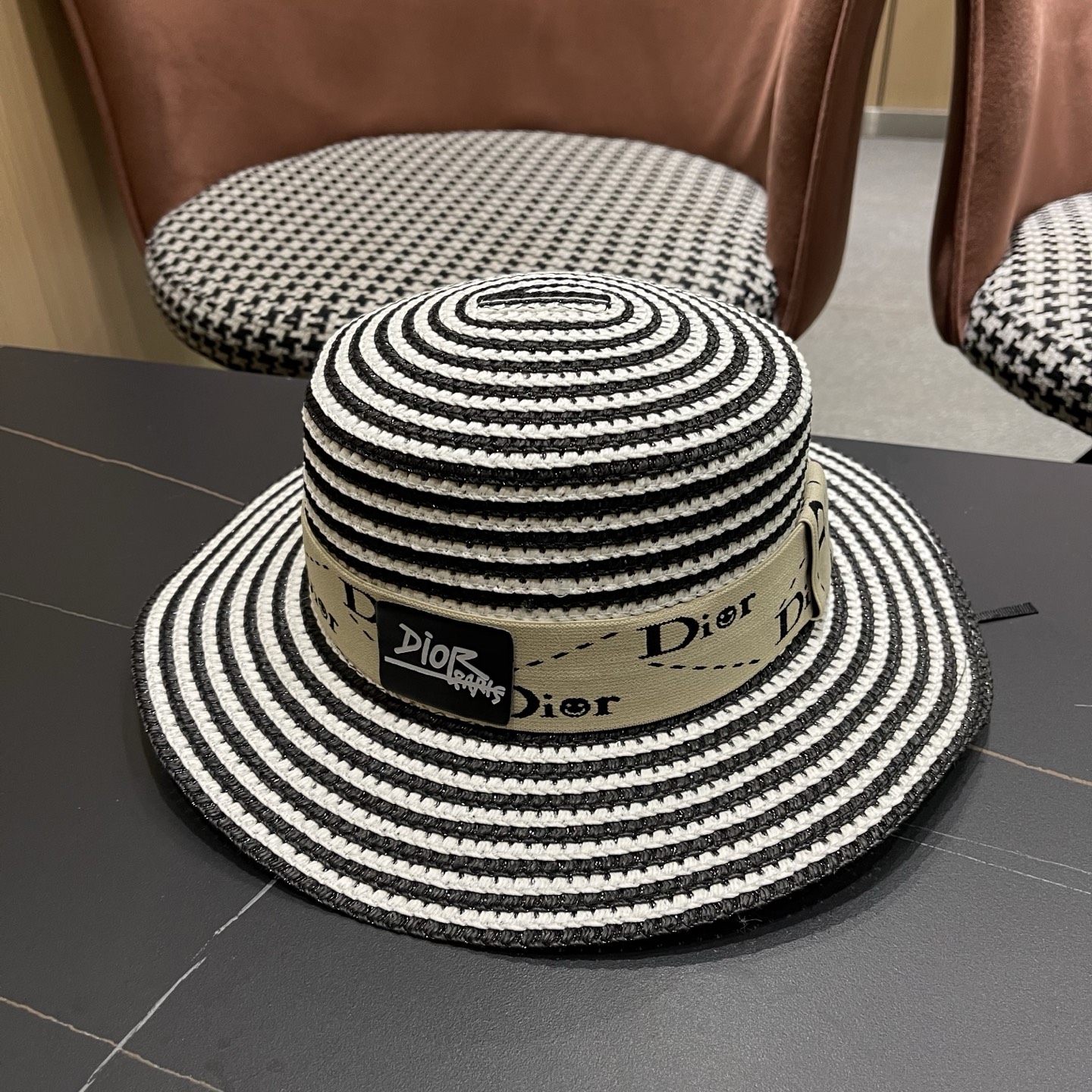 Dior迪奥 新款夏季草编平顶礼帽女款遮阳防晒海边沙滩帽英伦复古时尚