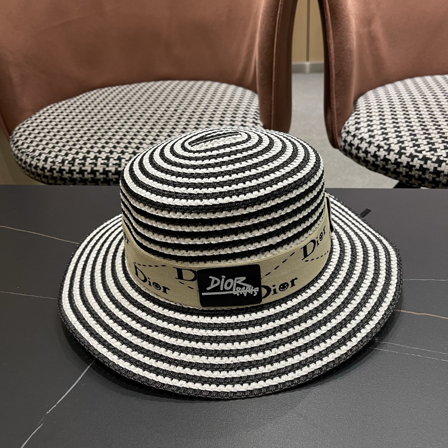 Dior迪奥 新款夏季草编平顶礼帽女款遮阳防晒海边沙滩帽英伦复古时尚