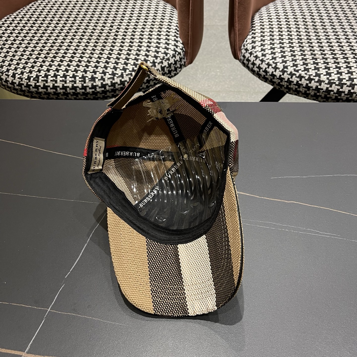 巴宝莉BURBERRY官网同步上线 韩版新款英伦风定制款1:1原单品质 男女通用棒球帽 美邦工艺 高版品