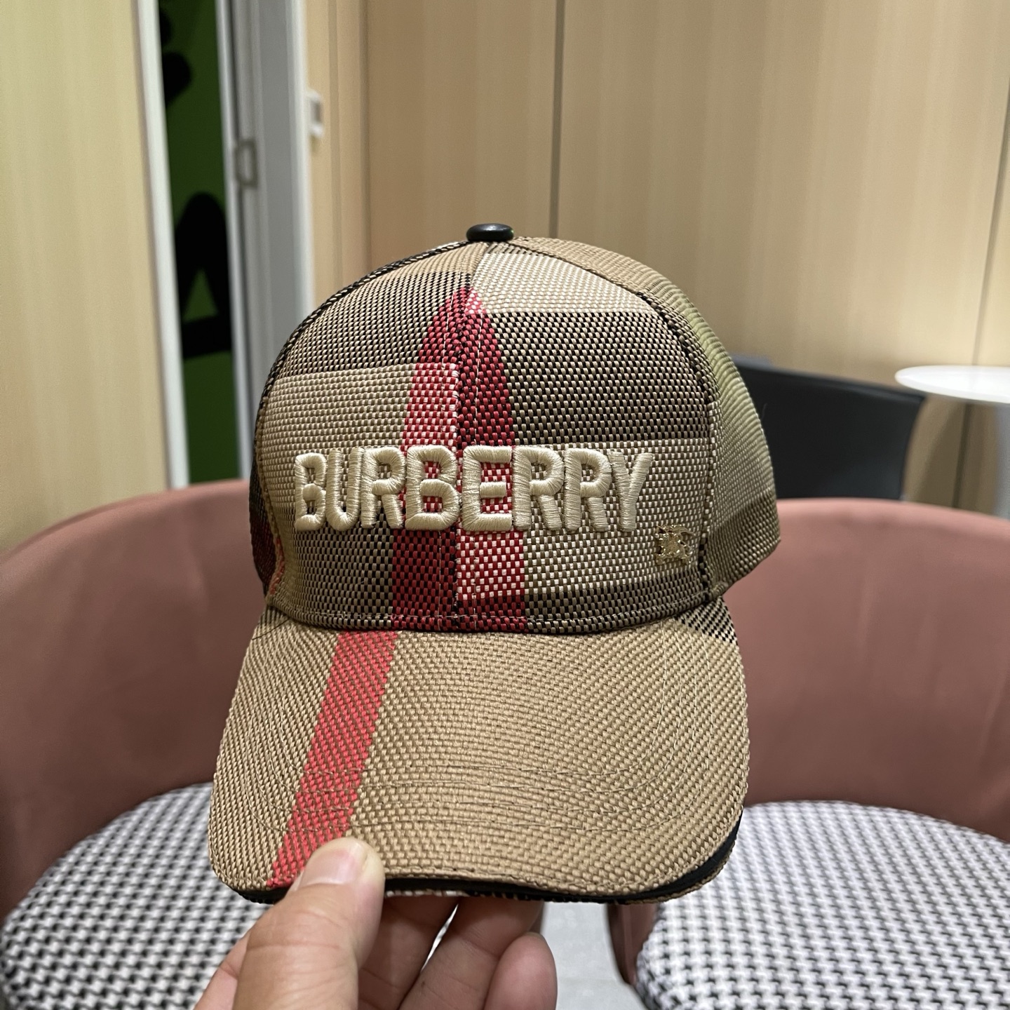 巴宝莉BURBERRY官网同步上线 韩版新款英伦风定制款1:1原单品质 男女通用棒球帽 美邦工艺 高版品
