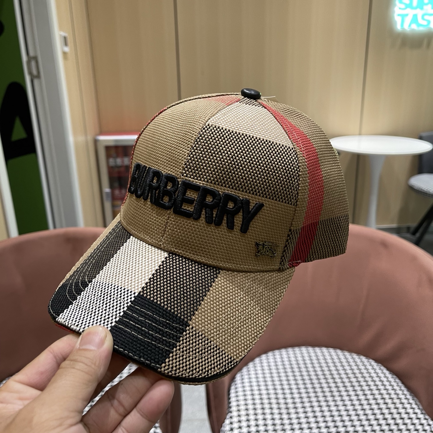 巴宝莉BURBERRY官网同步上线 韩版新款英伦风定制款1:1原单品质 男女通用棒球帽 美邦工艺 高版品