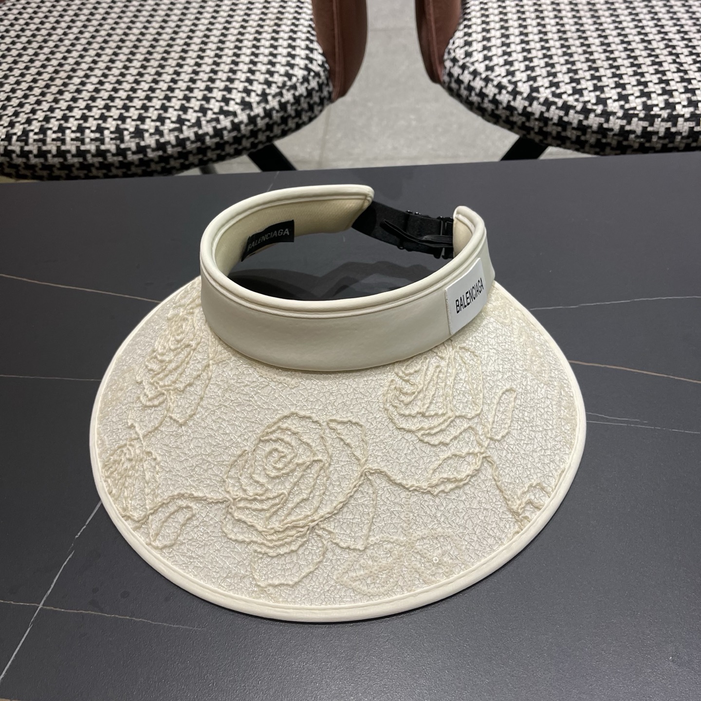 BALENCIAGA巴黎世家 新款蕾丝空顶遮阳帽子女夏季户外通勤防晒帽大帽檐时尚透气显脸小