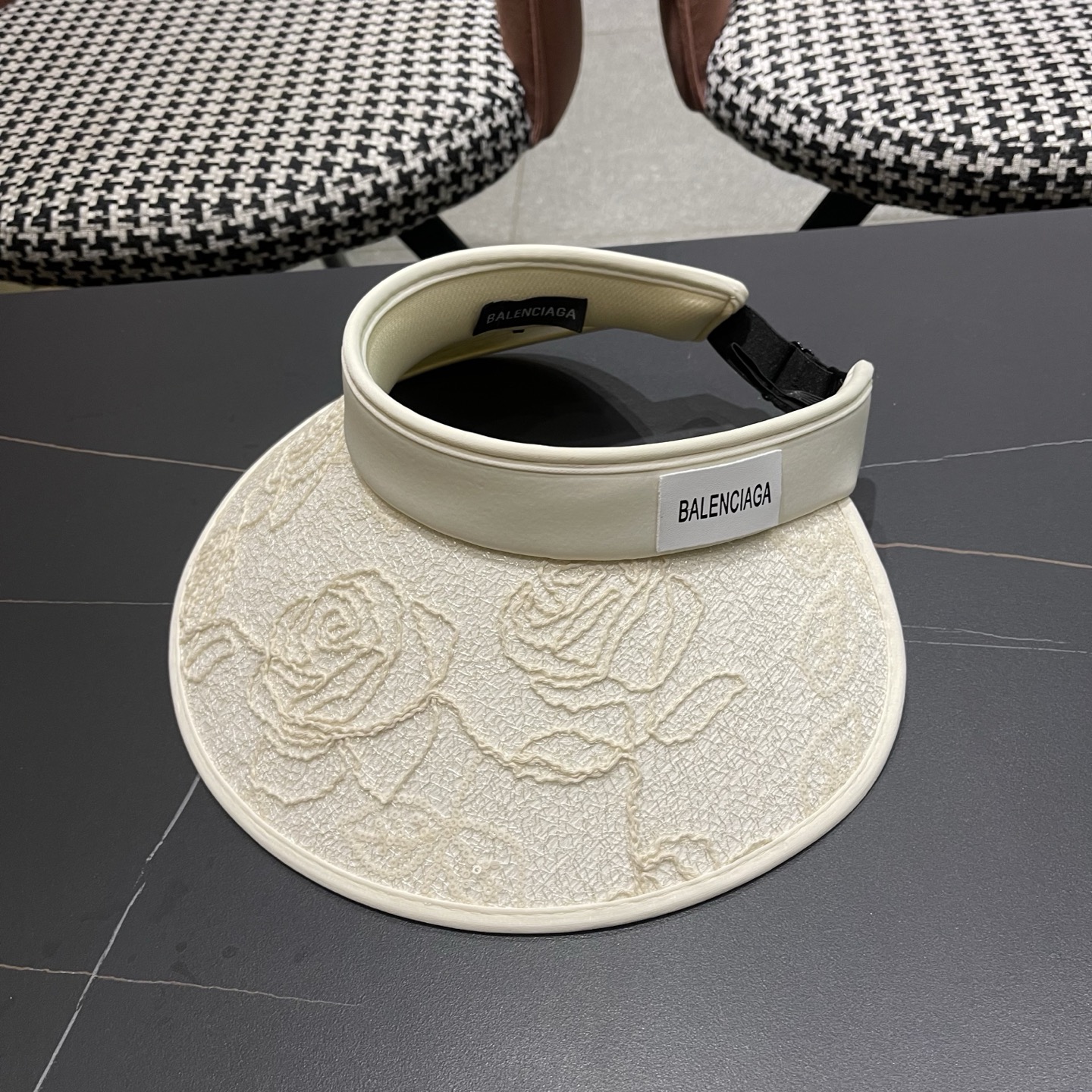 BALENCIAGA巴黎世家 新款蕾丝空顶遮阳帽子女夏季户外通勤防晒帽大帽檐时尚透气显脸小