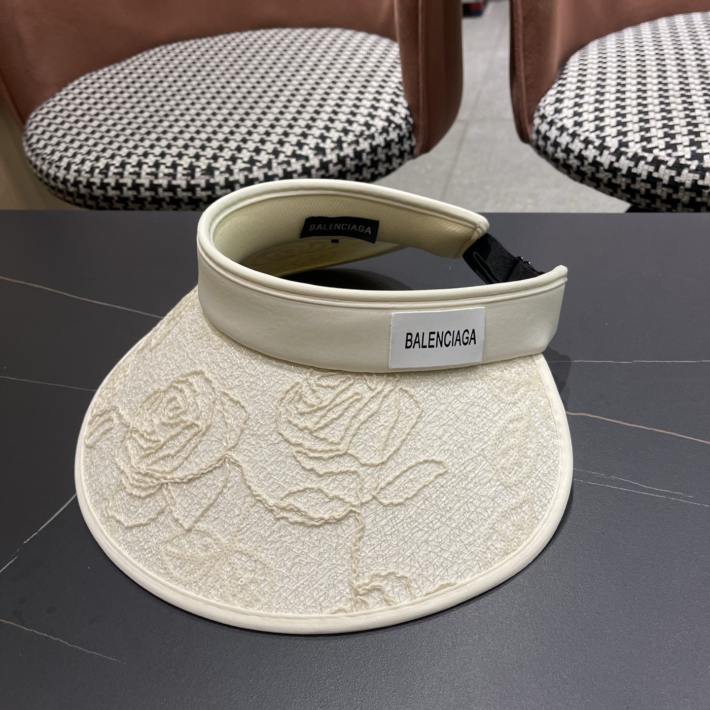 BALENCIAGA巴黎世家 新款蕾丝空顶遮阳帽子女夏季户外通勤防晒帽大帽檐时尚透气显脸小