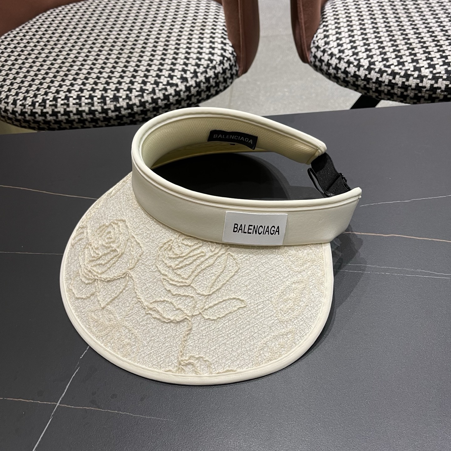 BALENCIAGA巴黎世家 新款蕾丝空顶遮阳帽子女夏季户外通勤防晒帽大帽檐时尚透气显脸小