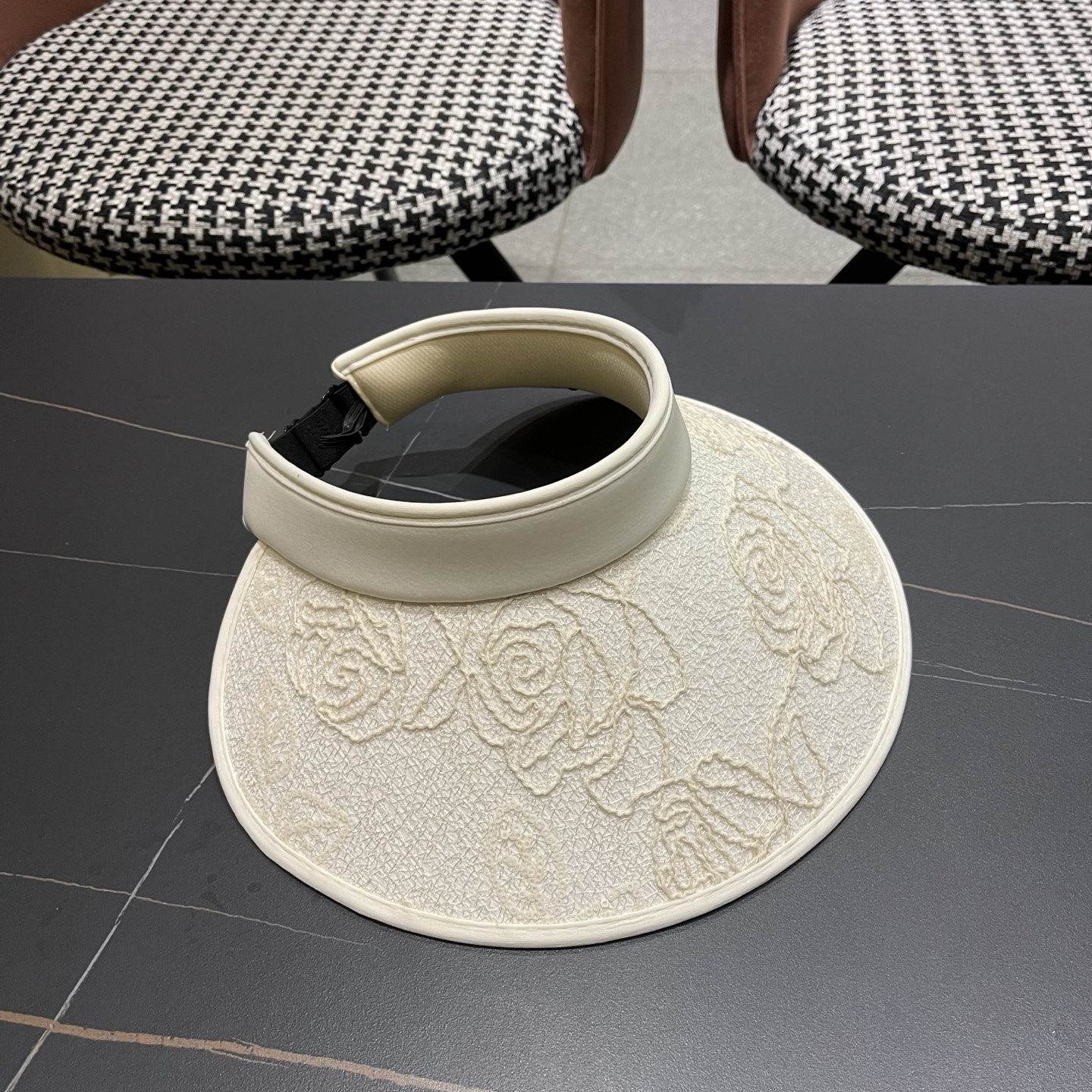 BALENCIAGA巴黎世家 新款蕾丝空顶遮阳帽子女夏季户外通勤防晒帽大帽檐时尚透气显脸小