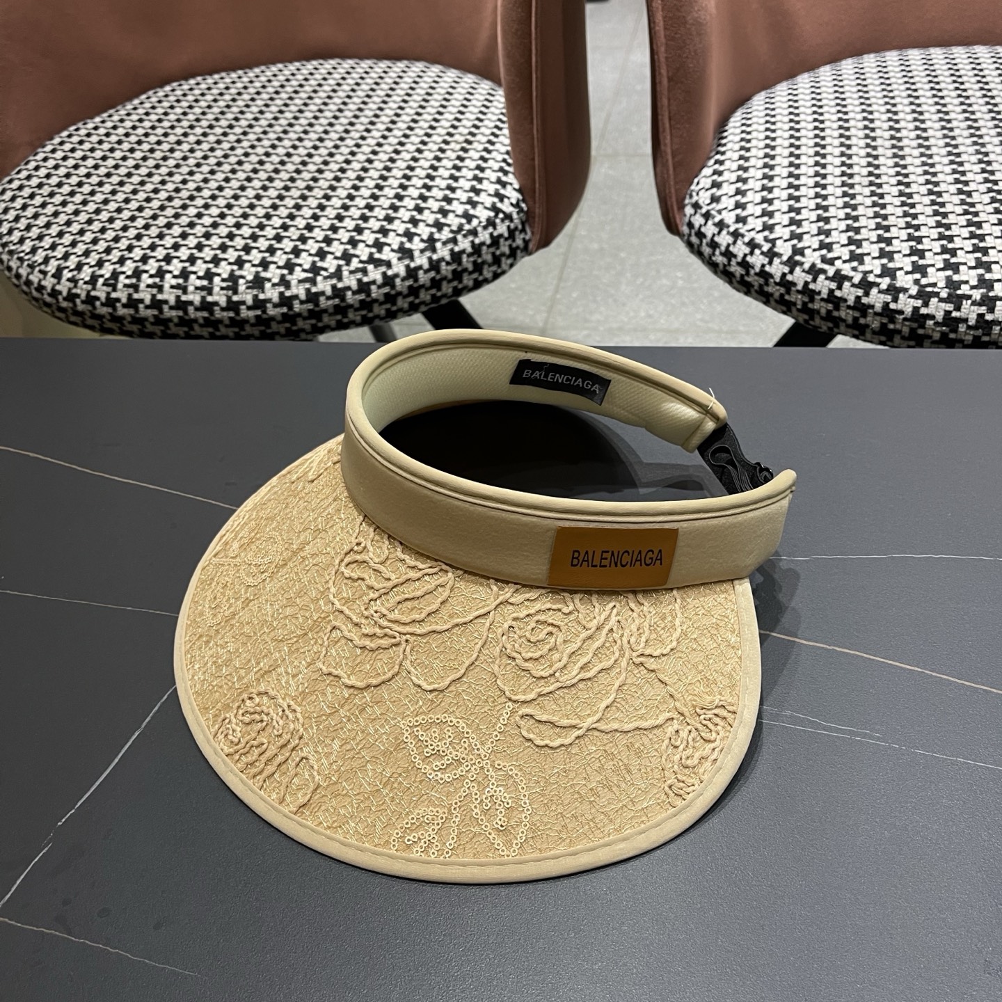 BALENCIAGA巴黎世家 新款蕾丝空顶遮阳帽子女夏季户外通勤防晒帽大帽檐时尚透气显脸小