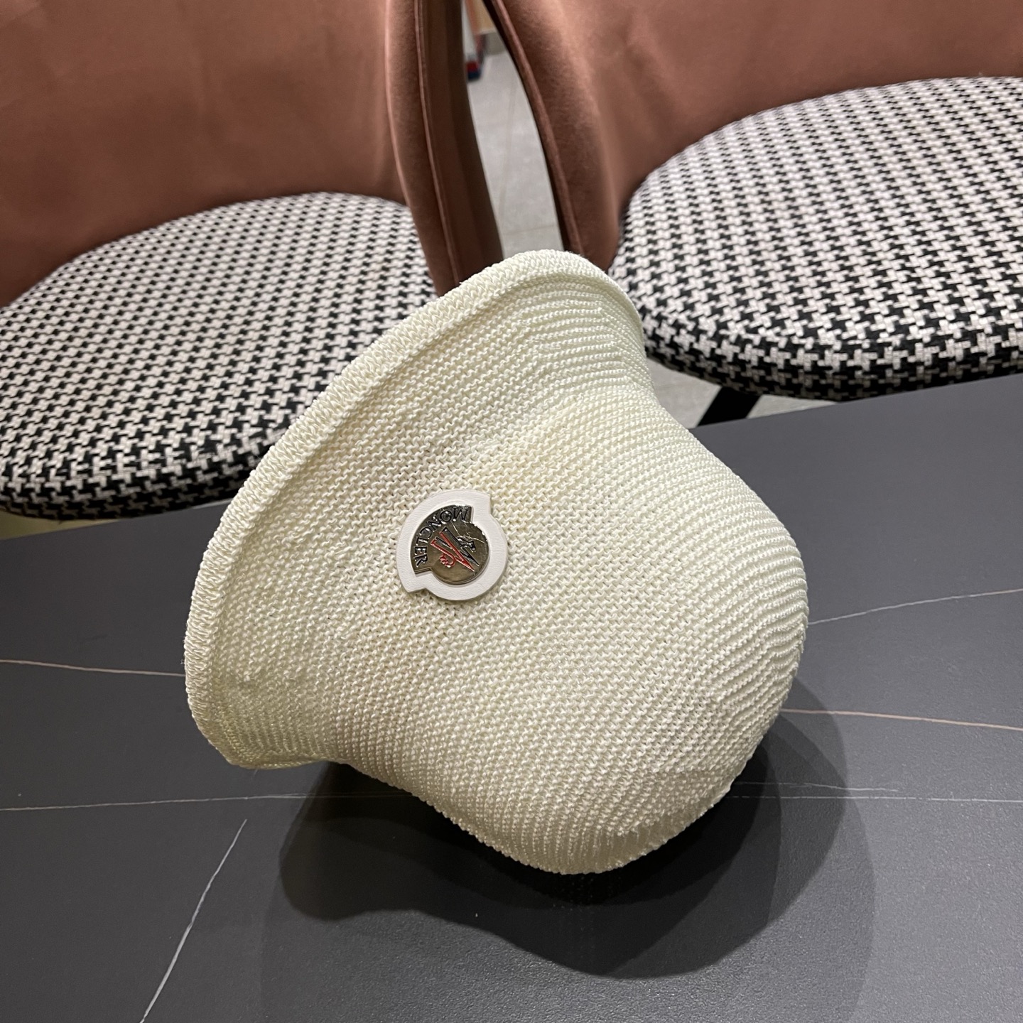 MONCLER（蒙口）韩版纯色简约显脸小渔夫帽子女春夏季透气遮阳防晒时尚百搭水桶帽