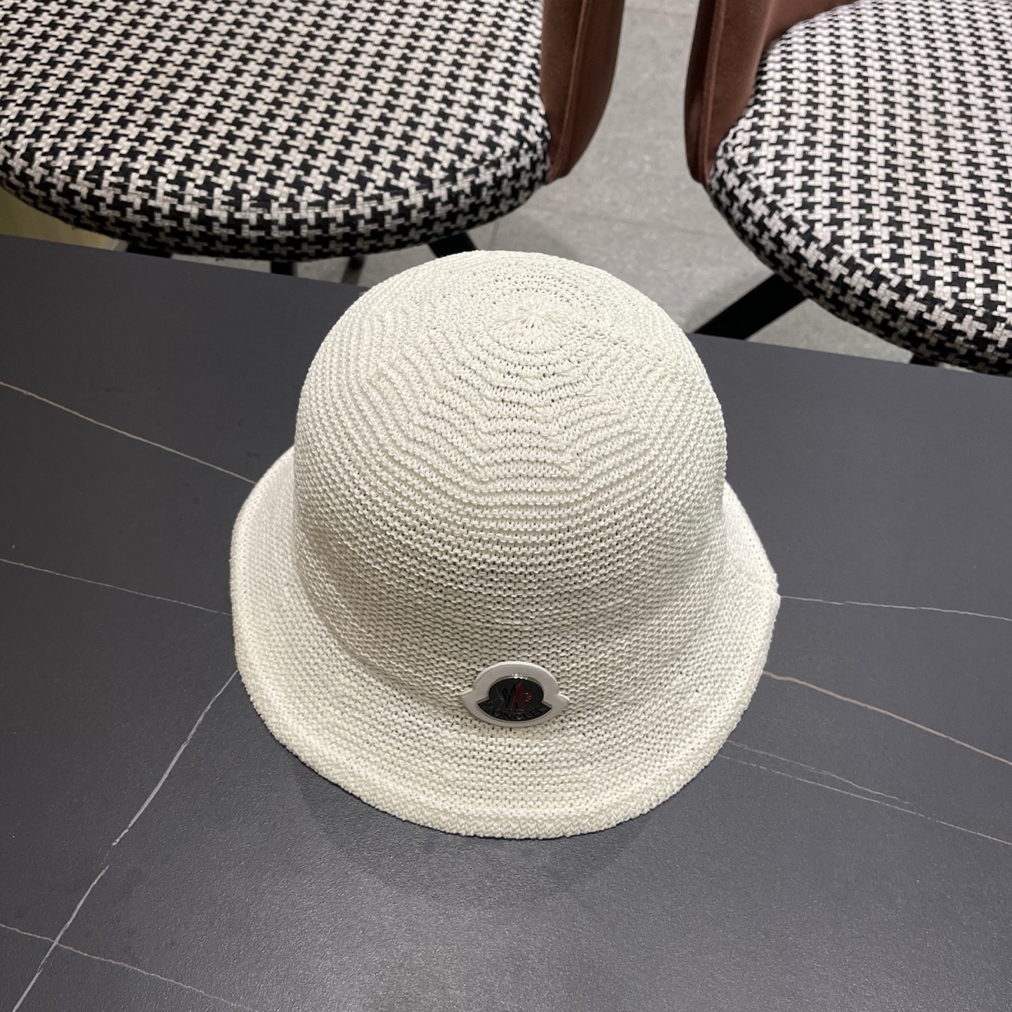 MONCLER（蒙口）韩版纯色简约显脸小渔夫帽子女春夏季透气遮阳防晒时尚百搭水桶帽