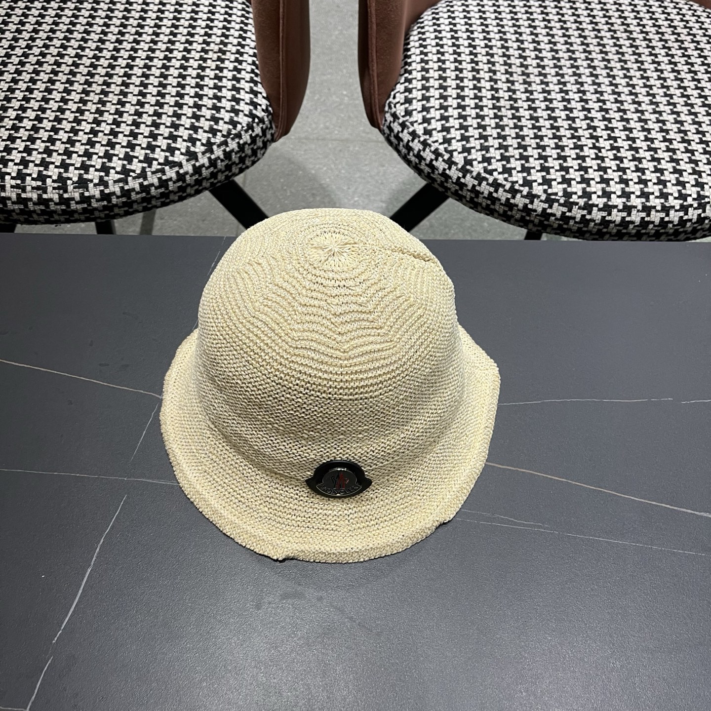 MONCLER（蒙口）韩版纯色简约显脸小渔夫帽子女春夏季透气遮阳防晒时尚百搭水桶帽