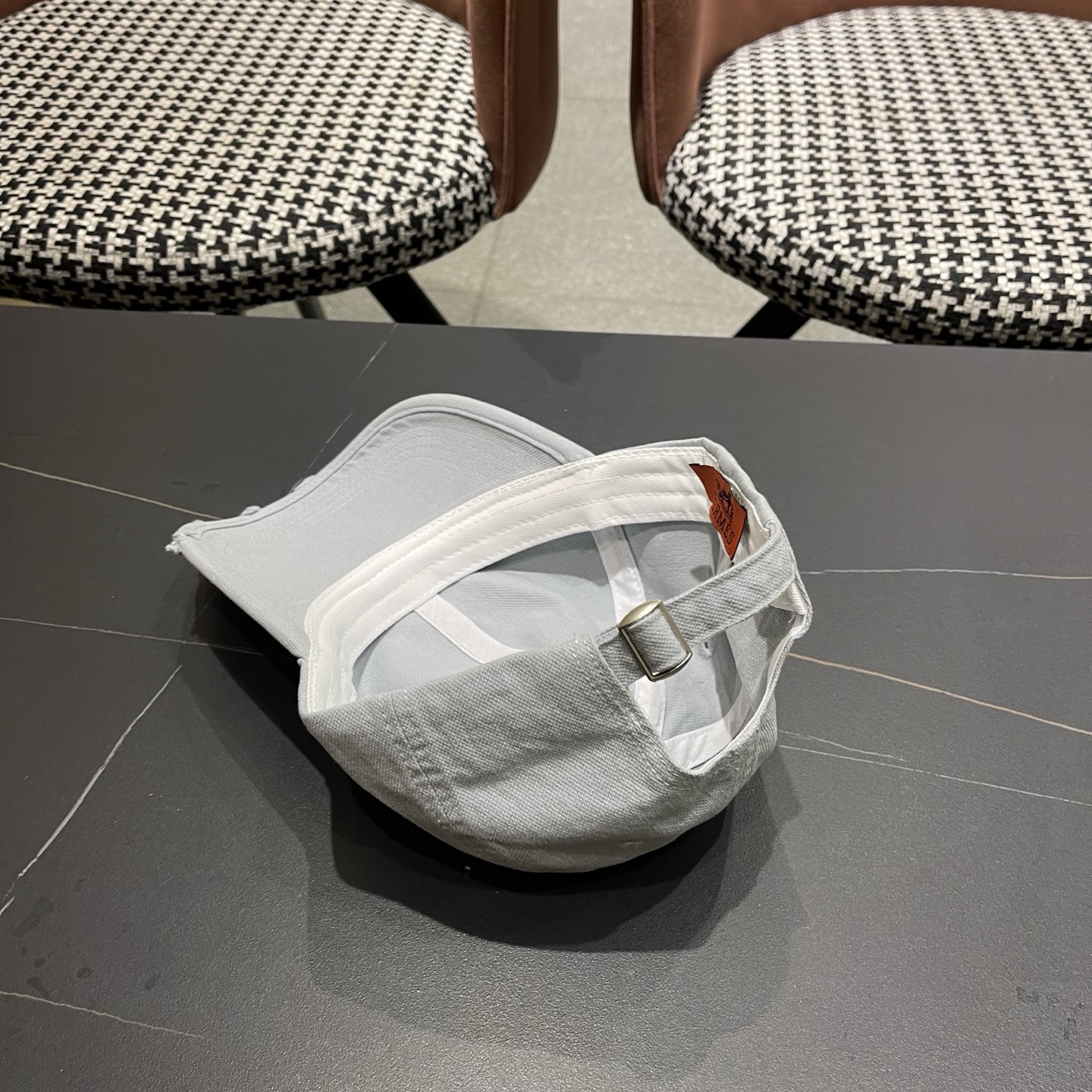 HERMÈS (爱马仕)最新款棒球帽 做工细致，时尚帅气质量超赞！