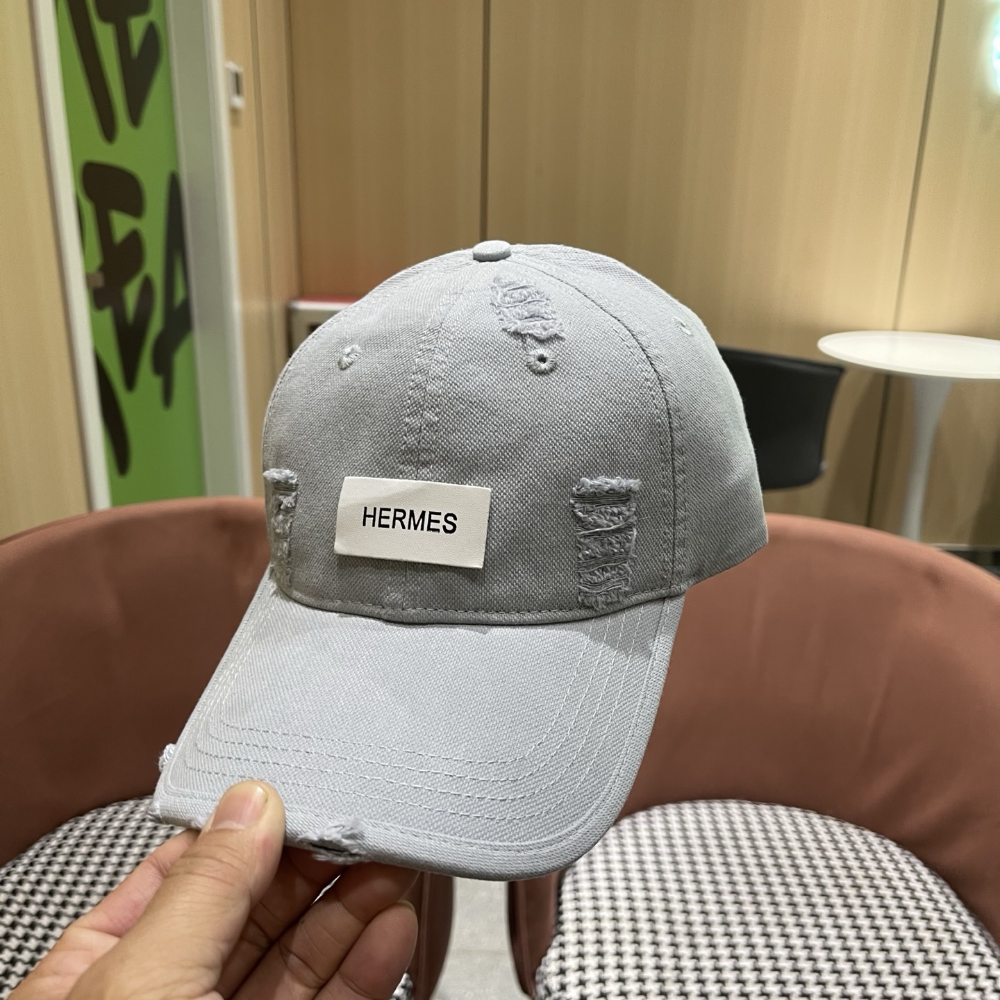 HERMÈS (爱马仕)最新款棒球帽 做工细致，时尚帅气质量超赞！