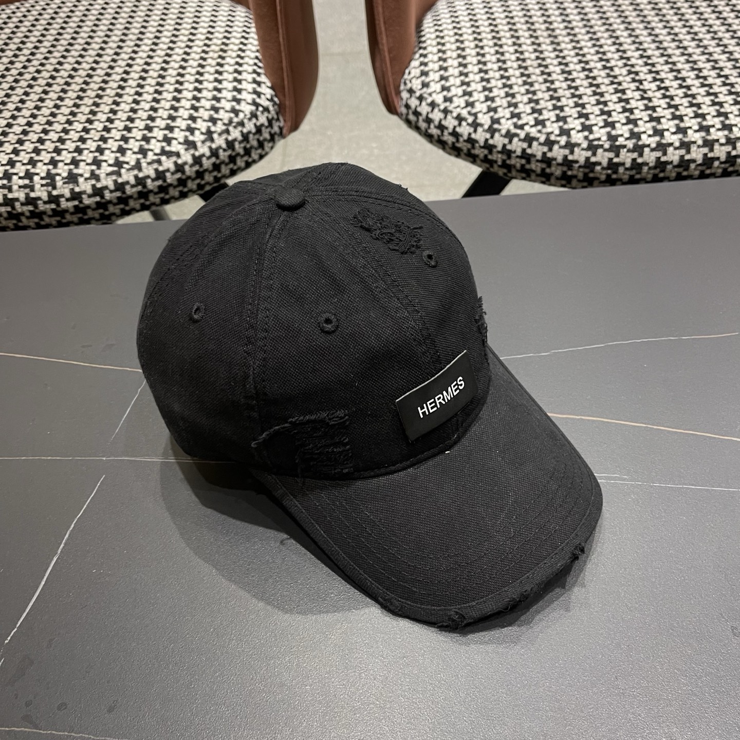 HERMÈS (爱马仕)最新款棒球帽 做工细致，时尚帅气质量超赞！