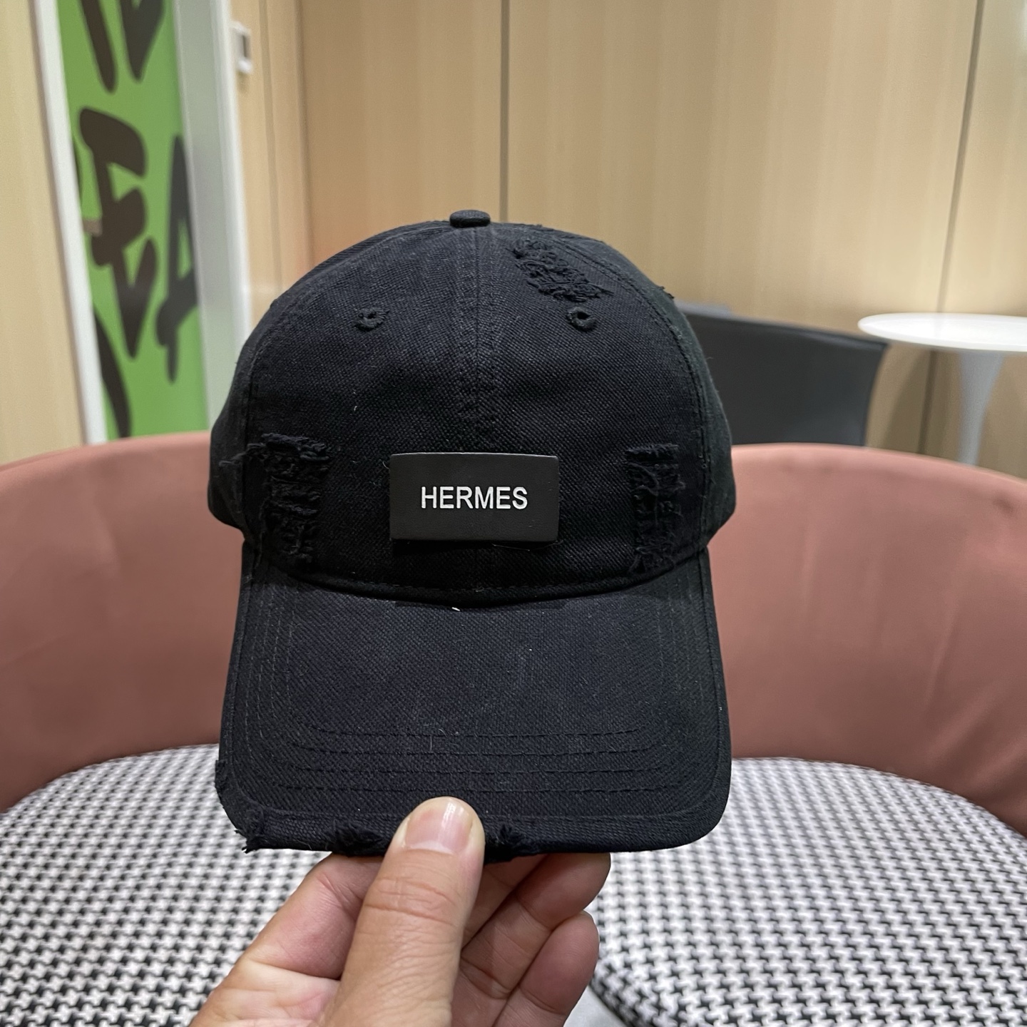 HERMÈS (爱马仕)最新款棒球帽 做工细致，时尚帅气质量超赞！